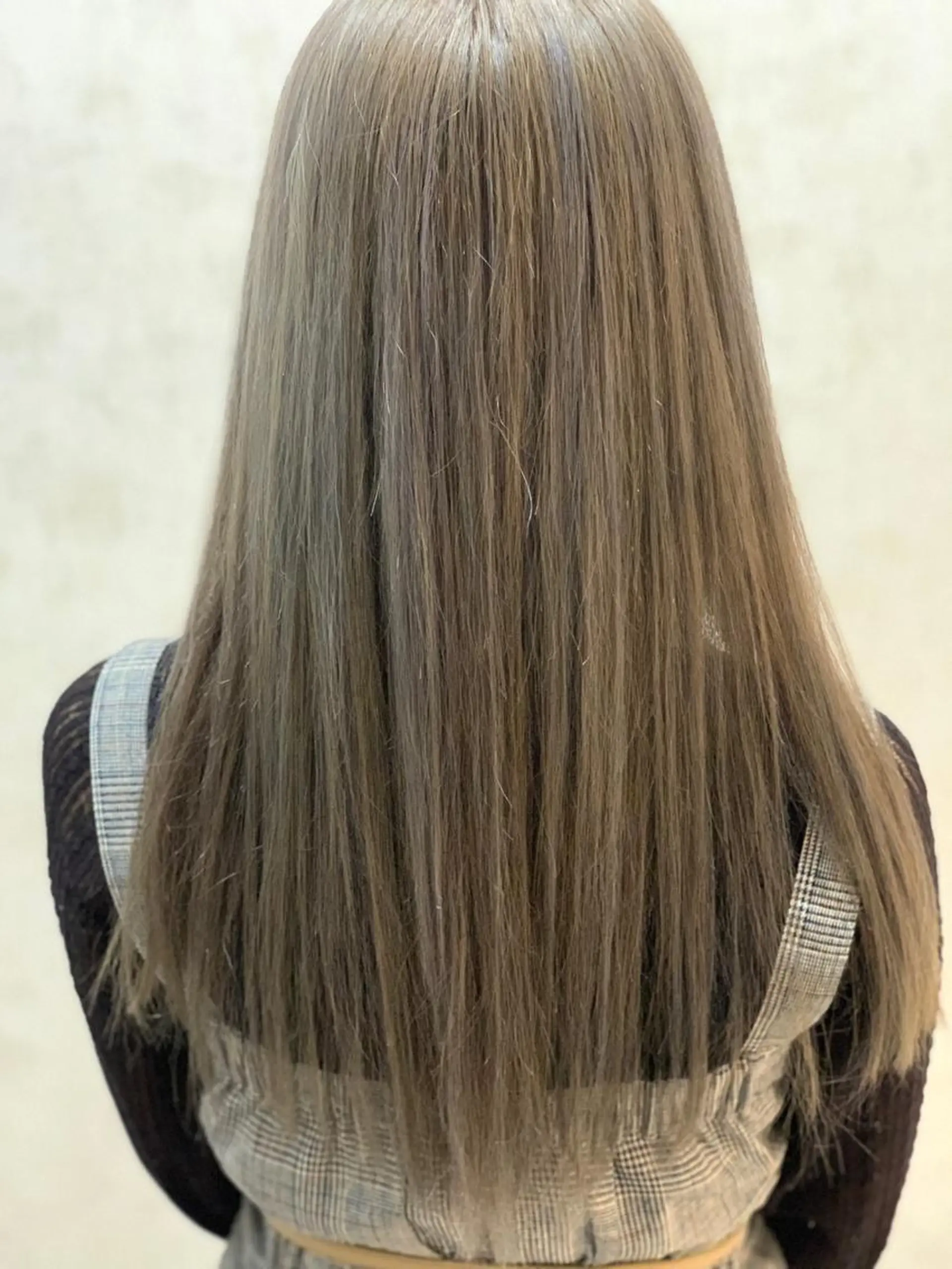 ロング カラー ブルーカラー ブルージュ ハイライトカラー ハイライト カット トリートメント LUXBE LUCE那覇イオン店所属・LUXBE LUCEのヘアスタイル