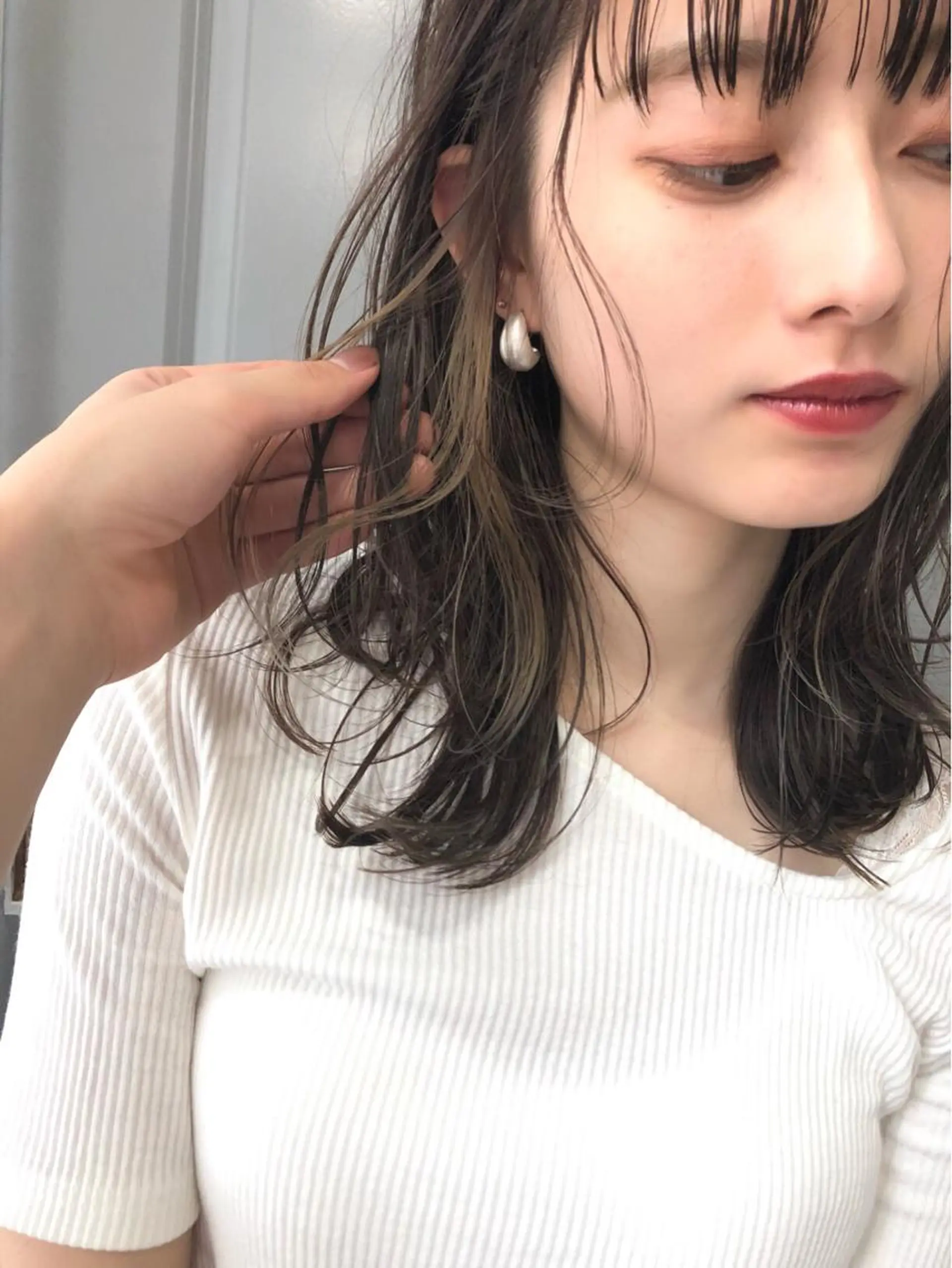 ロング カラー ベージュカラー イヤリングカラー グレージュ Pia hair Design Yakuin所属・Pia ツボイ ケイタのヘアスタイル