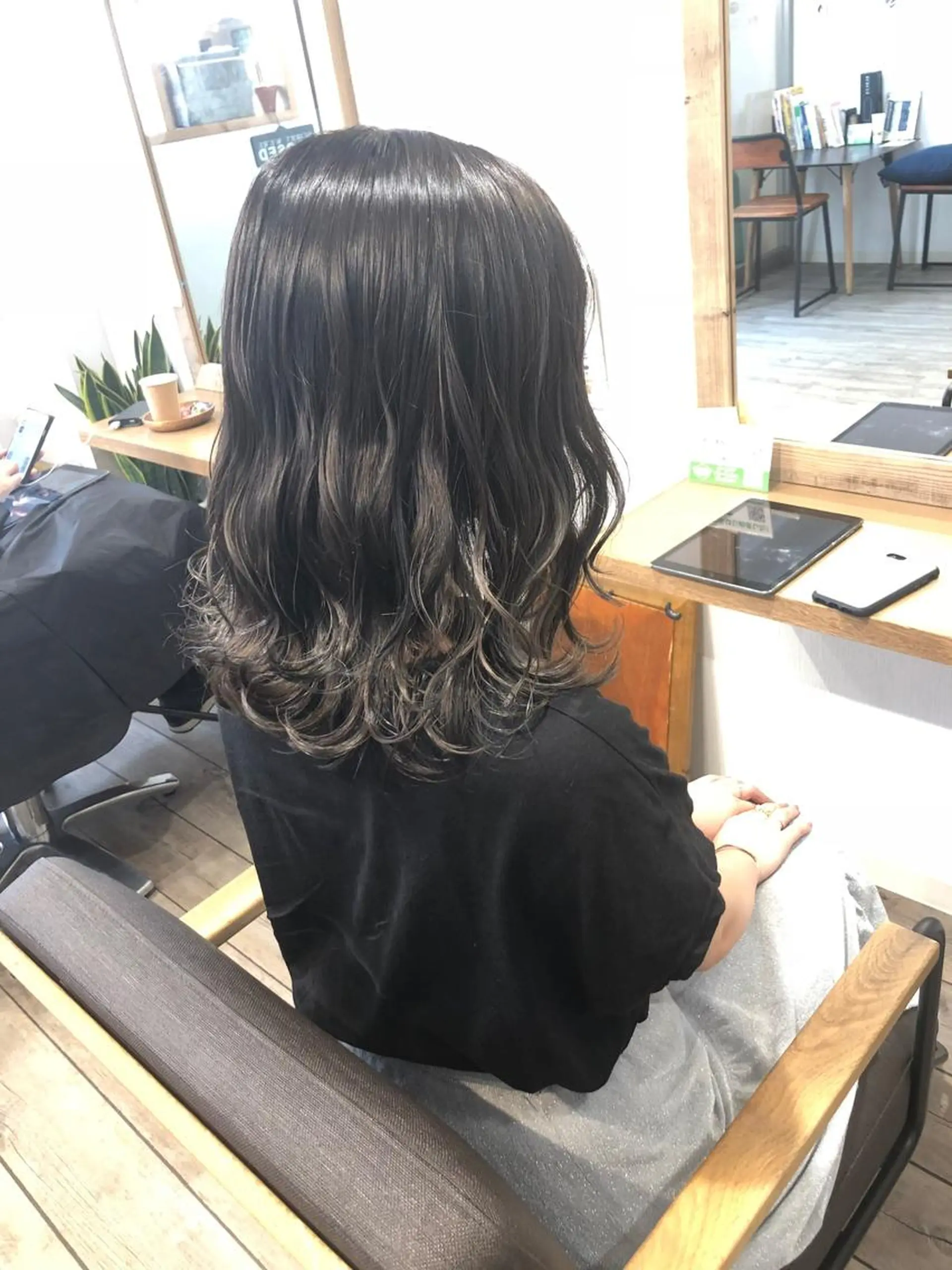 セミロング カラー ヘアアレンジ 顔周りcut・ご相談 ＝新宿しずく🇰🇷のヘアスタイル