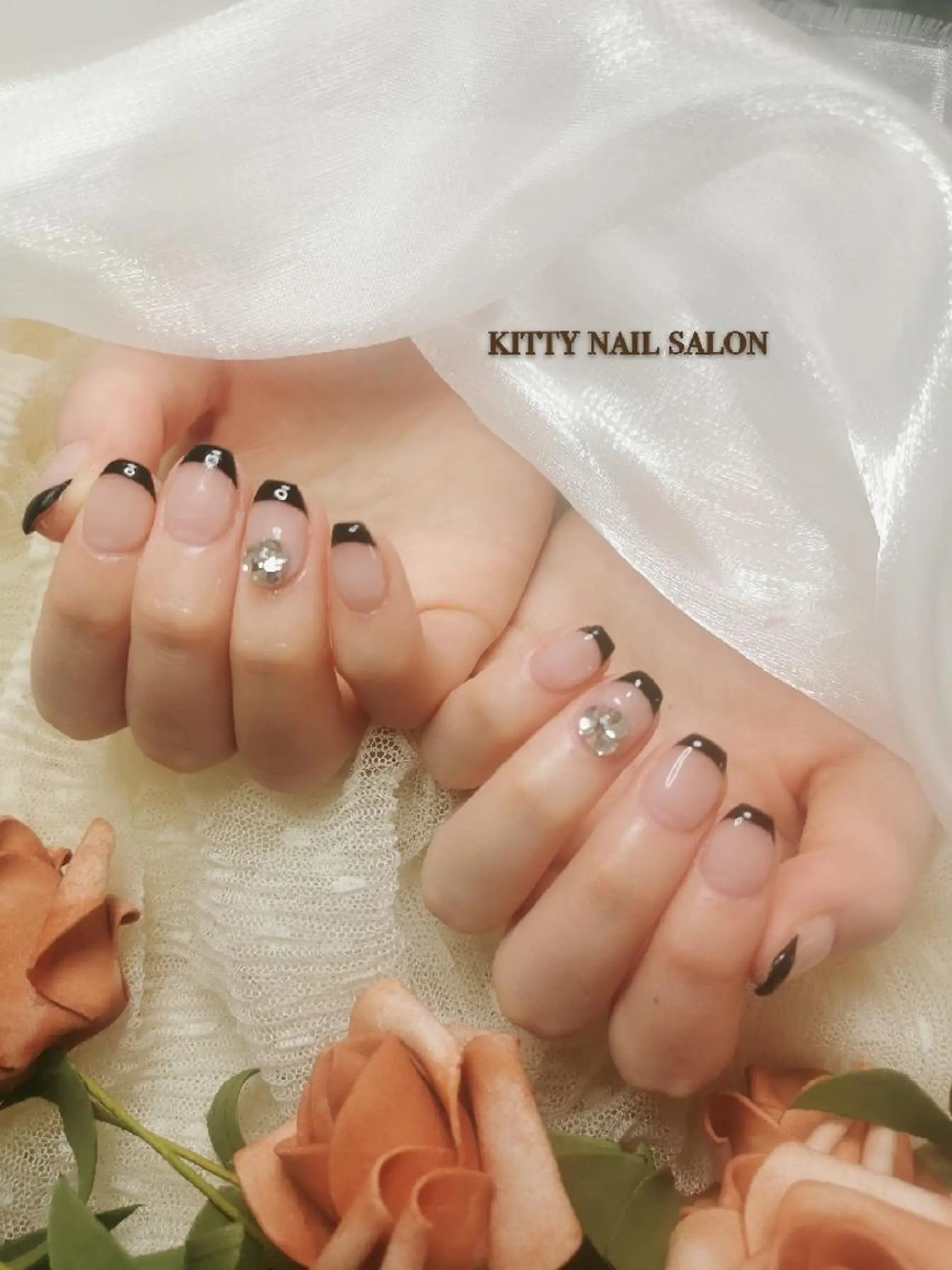 ネイル ストーンネイル kitty nail salonのネイルデザイン