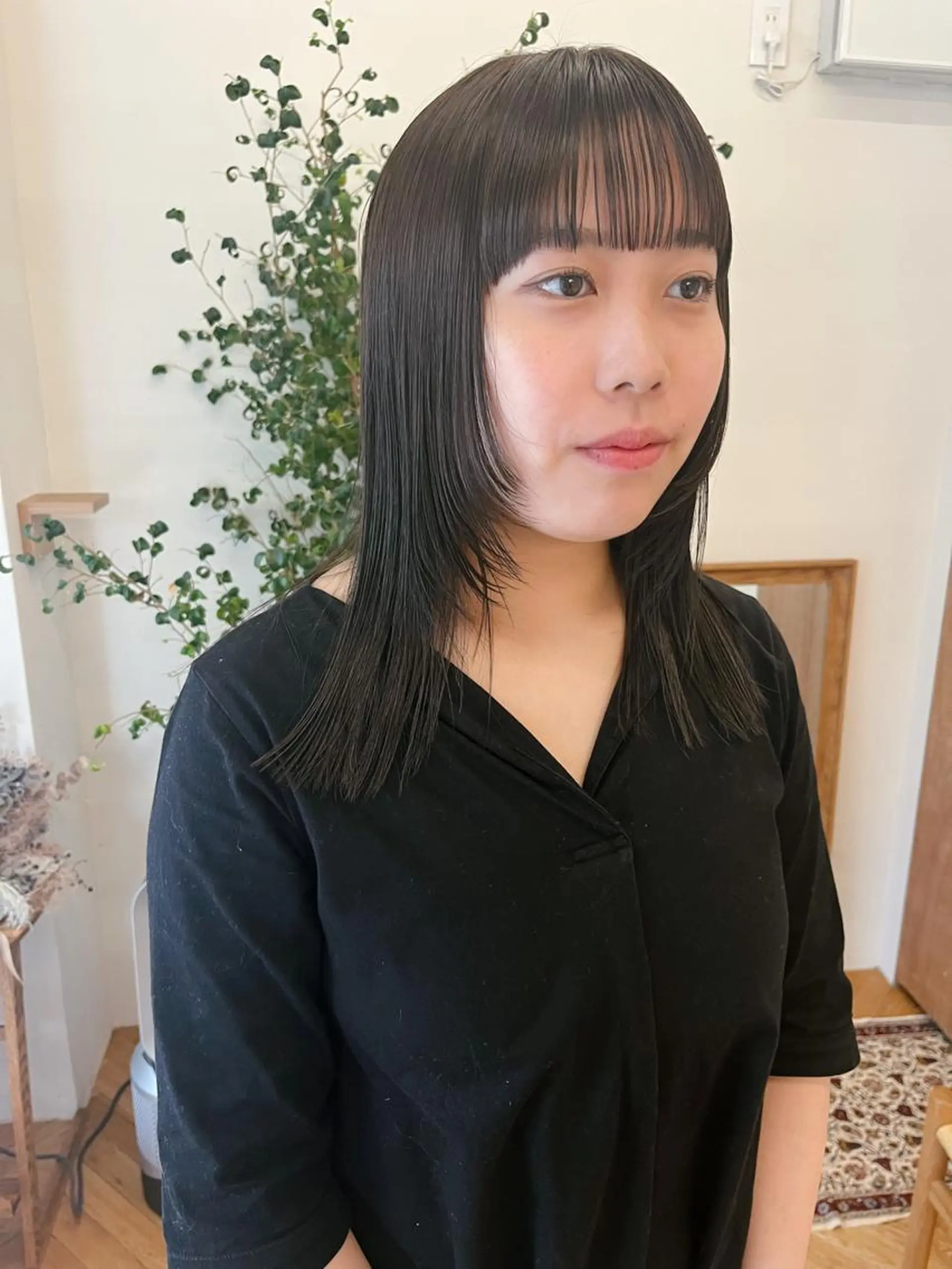 ミディアム アッシュ アッシュグレー アッシュグレージュ 顔まわりレイヤー レイヤーカット 西山 紗耶香🪽 透明感カラー/ボブのヘアスタイル