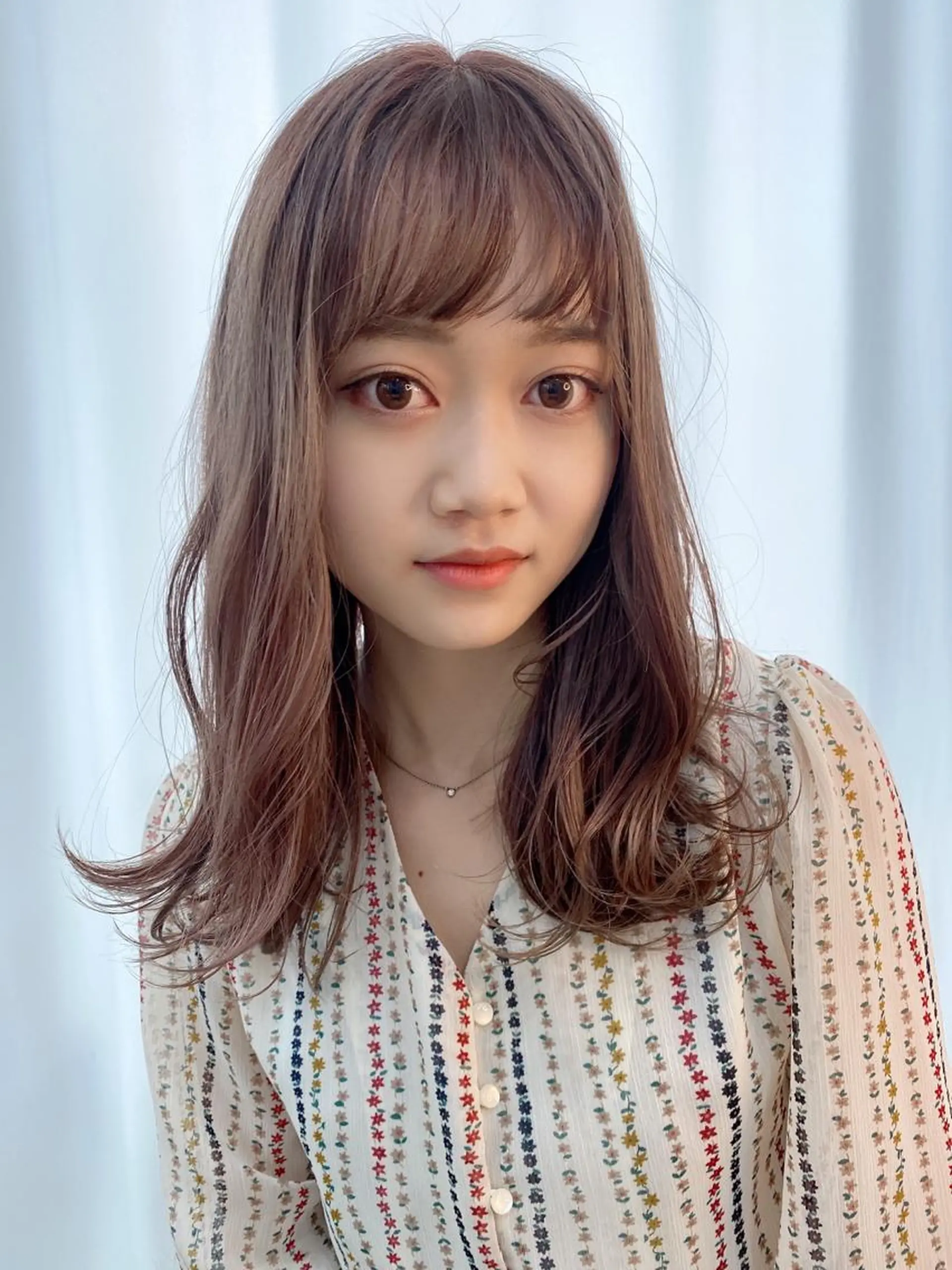 セミロング Trip 大名🌟 ダブルカラーのヘアスタイル