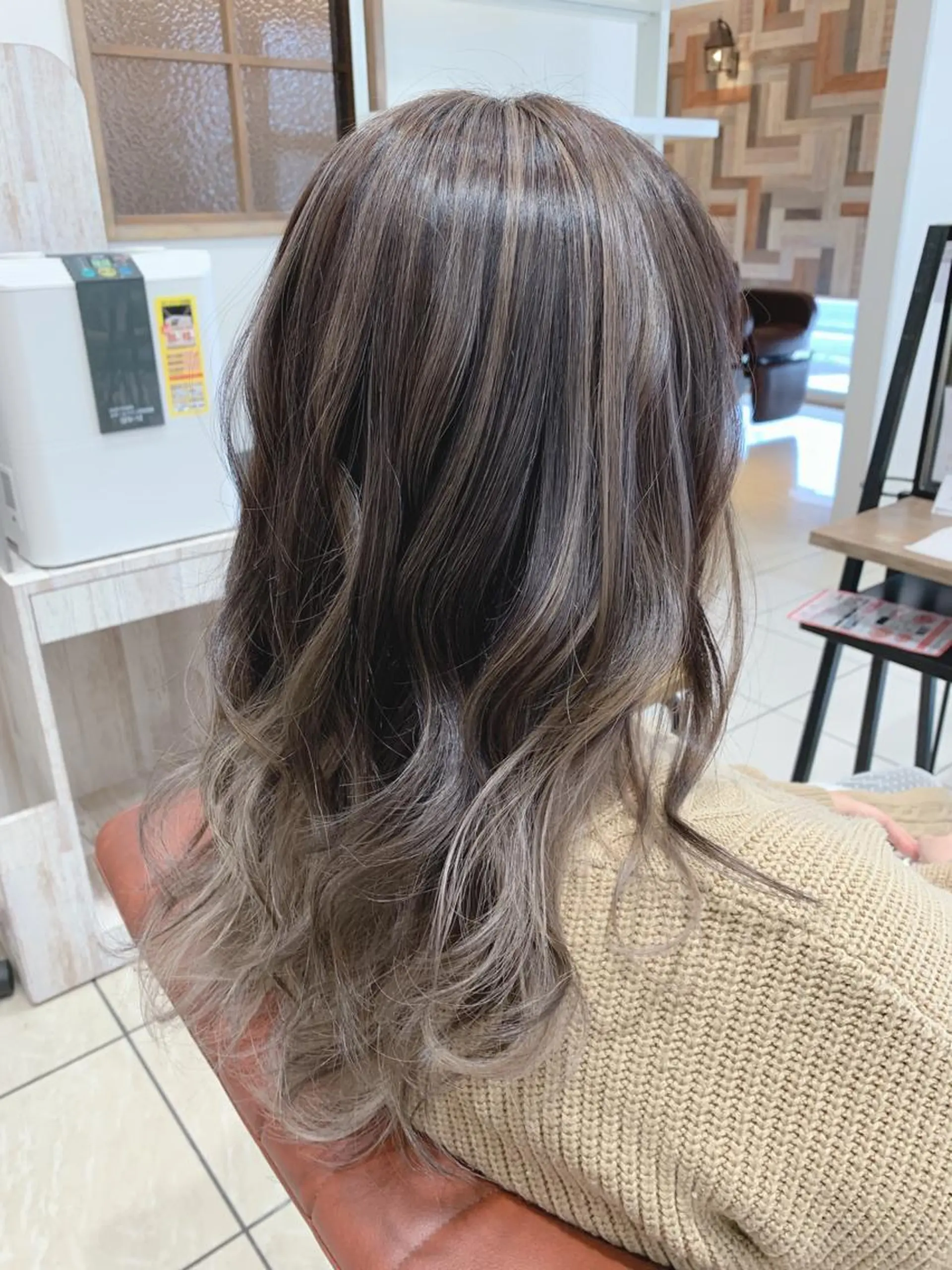 セミロング ヘアカラー 髪質改善カラーリスト /根本雄貴のヘアスタイル