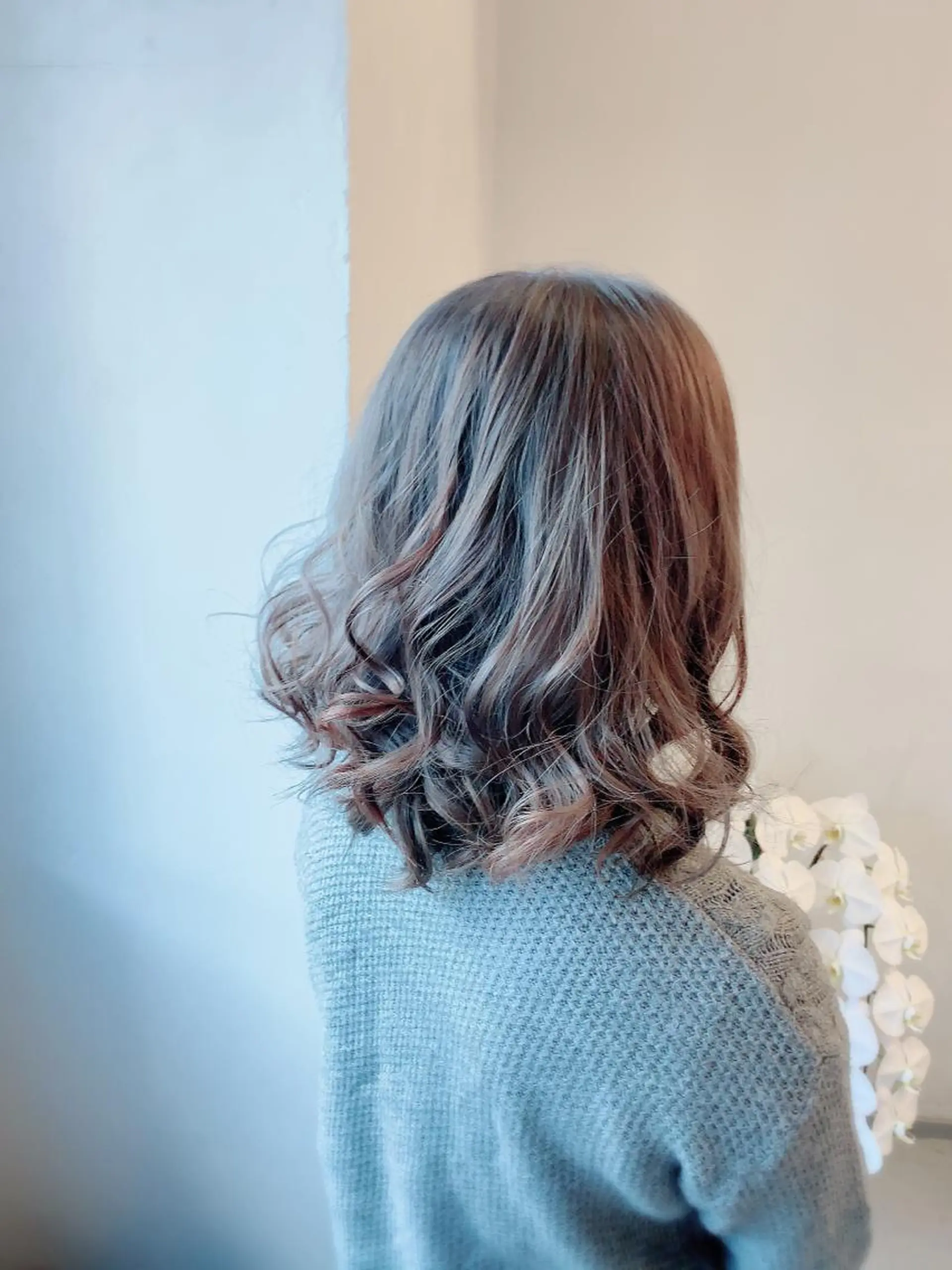 ミディアム カラー アッシュ ベージュカラー ブリーチ カット ヘアカラー トリートメント 🍀Moda by Grande🍀のヘアスタイル