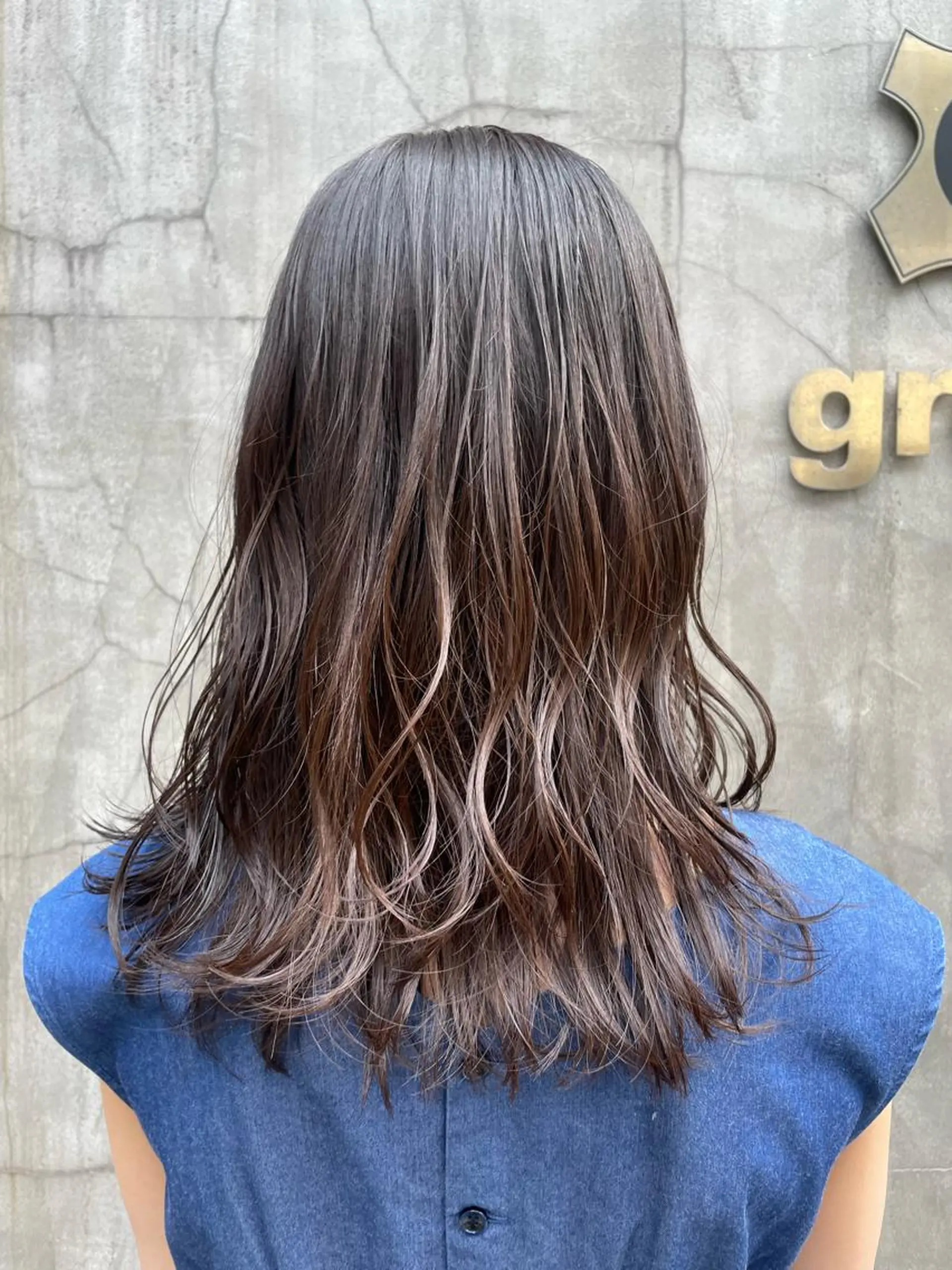 セミロング カラー パーマ ヘアアレンジ カット トリートメント レイヤー/ 透明感カラー/マドカのヘアスタイル