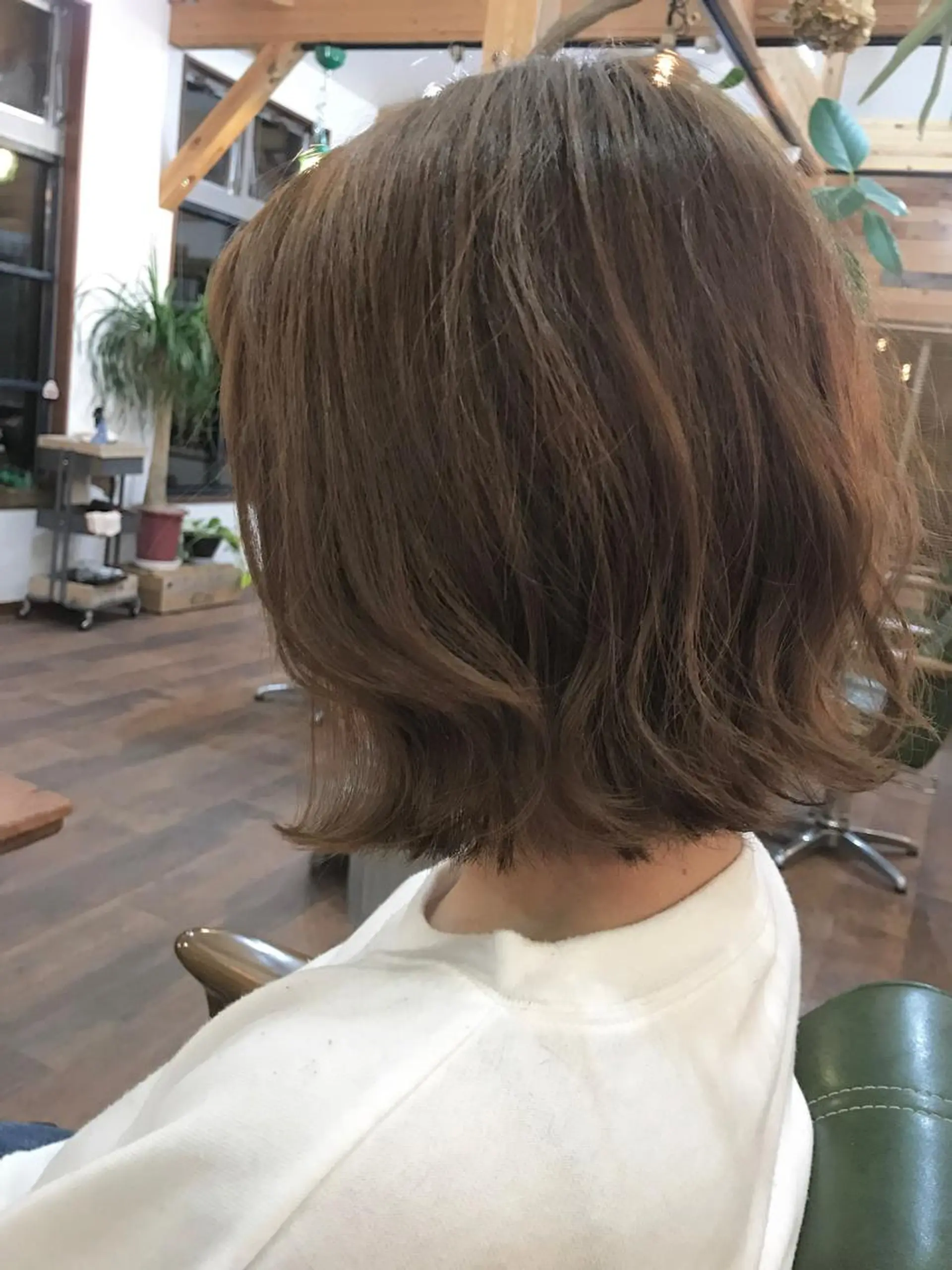 ミディアム カラー パーマ ワンレンボブ ボブ 菅野 愛のヘアスタイル