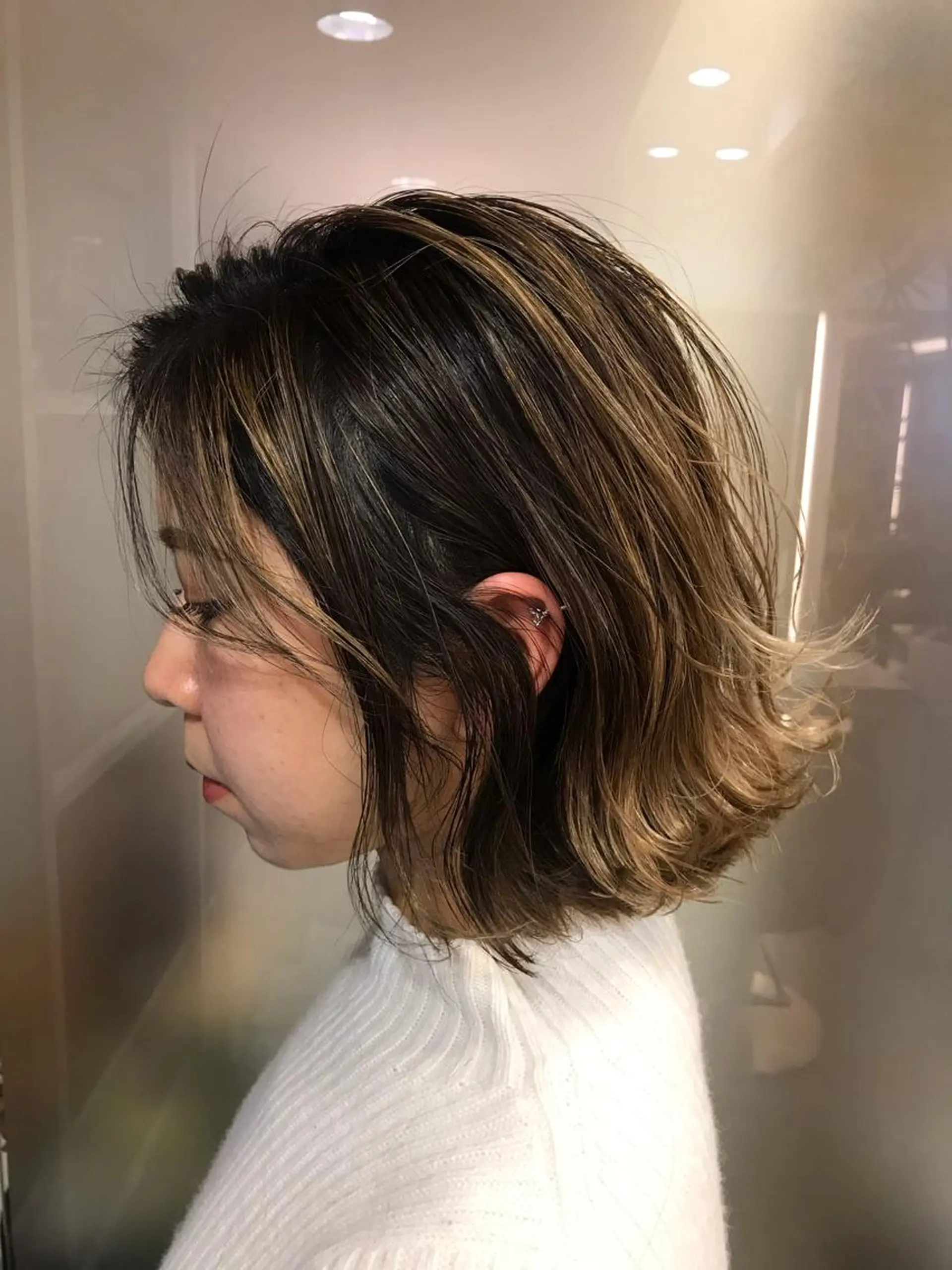 ショート 切りっぱなしボブ ボブ sea's所属・ヒラカホ/矢場町/ ブリーチ/似合わせのヘアスタイル