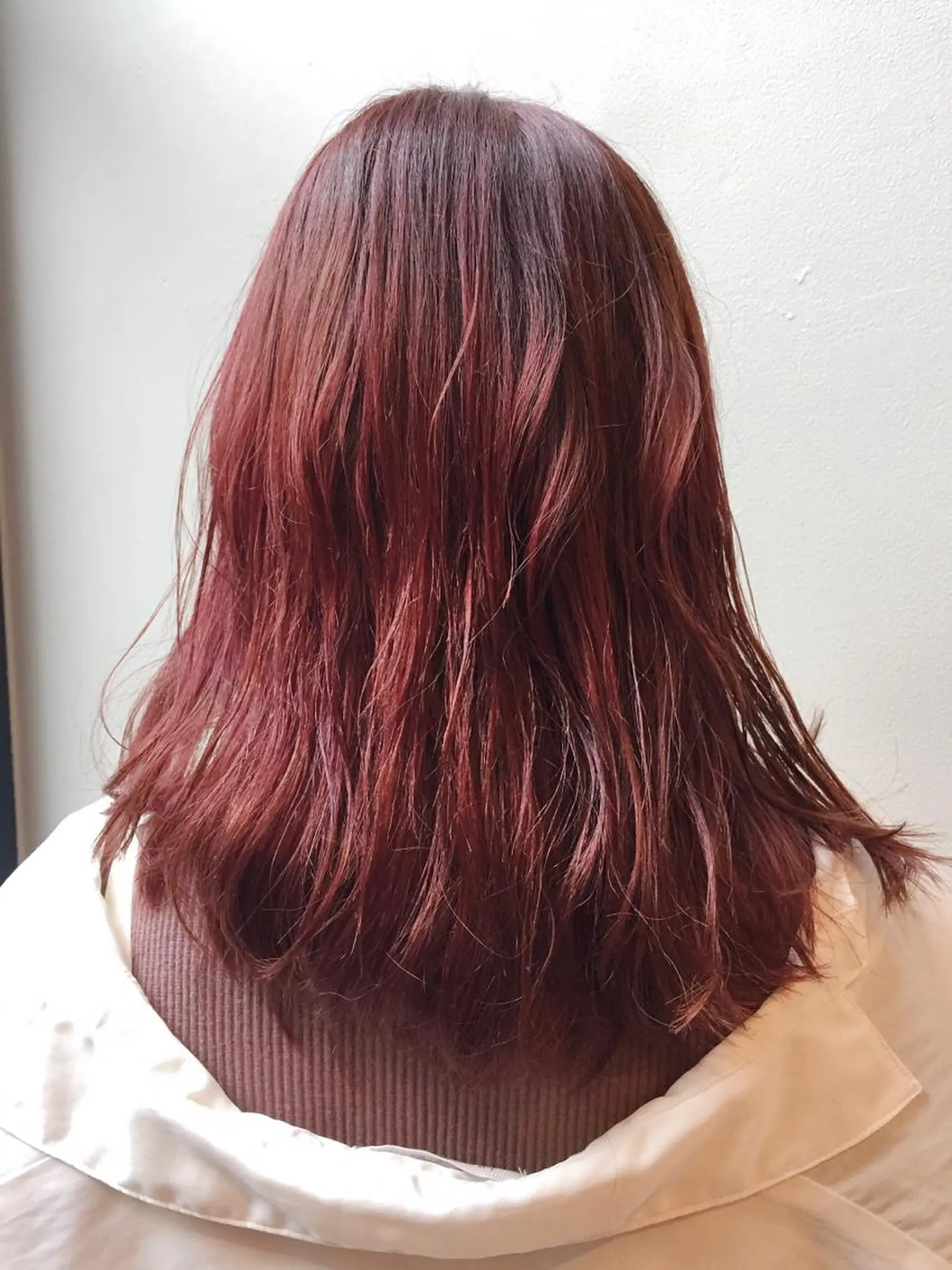 ロング カラー ブリーチ ブリーチなしカラー レッドカラー 高浜 夕海のヘアスタイル