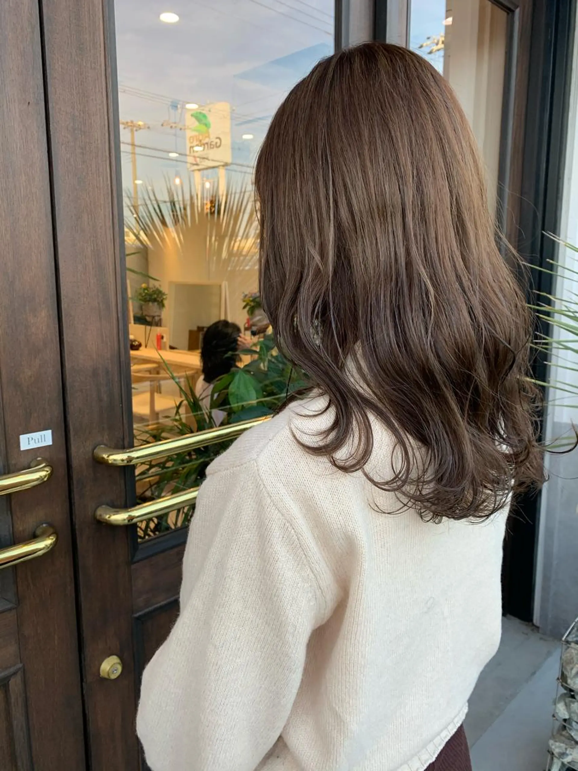 セミロング カラー 吉原 由菜のヘアスタイル