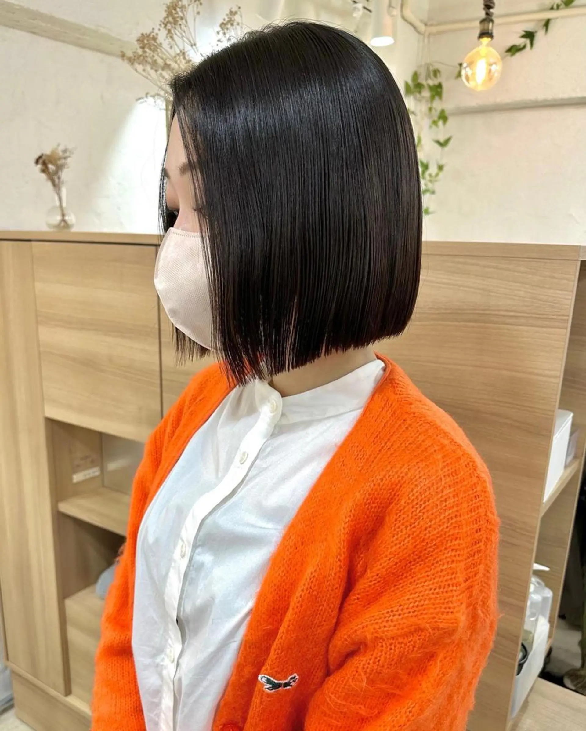 ショート カラー パーマ 切りっぱなしボブ 前下がりボブ ショートボブ 黒髪 イヤリングカラー 銀座No.1髪質改善 縮毛矯正/本木のヘアスタイル