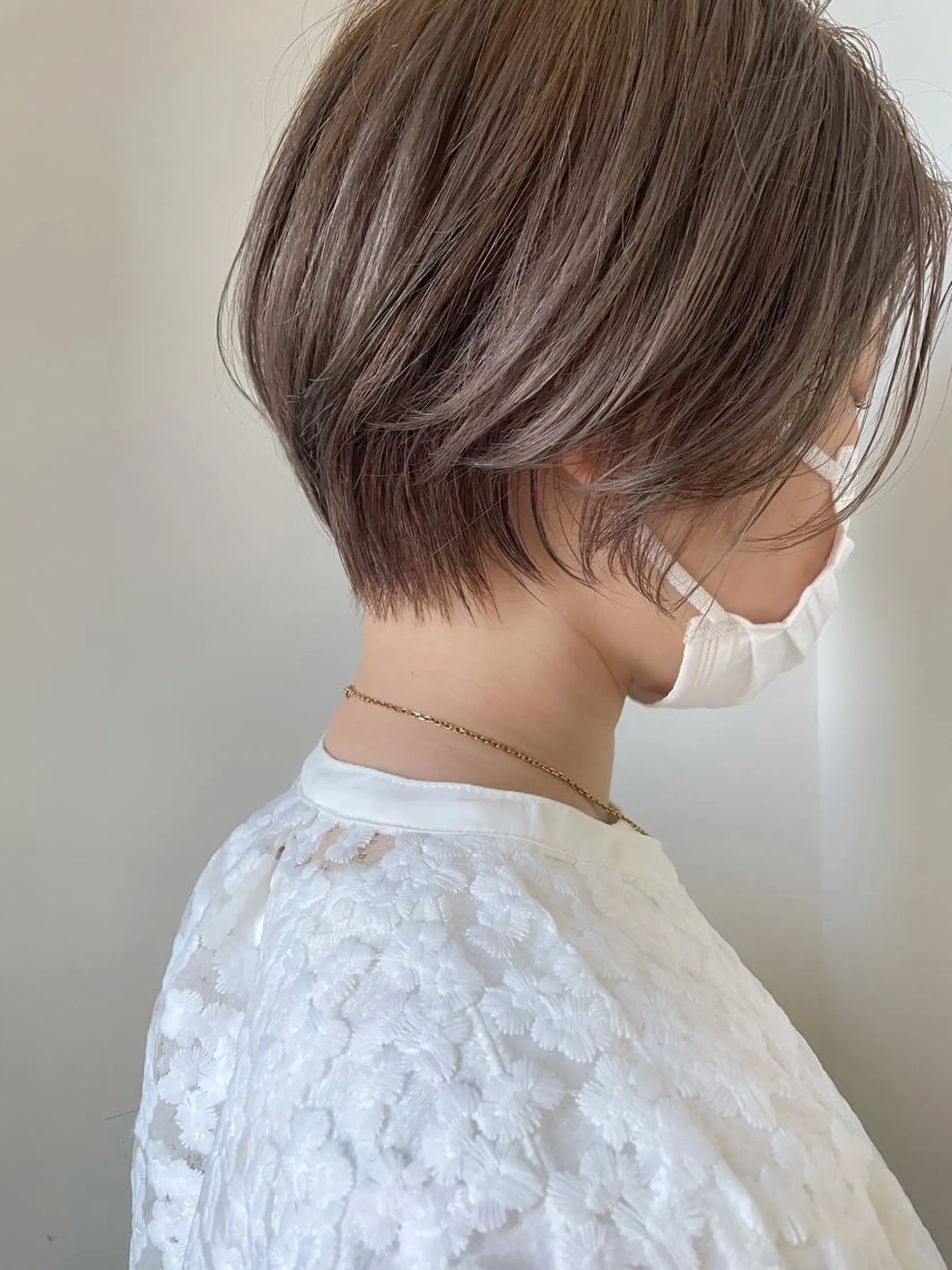 ショート カラー ショートボブ アッシュ ハイライトカラー ハイトーンカラー イルミナカラー カット ヘアカラー トリートメント 江上拓郎/ショート /酸性ストレートのヘアスタイル