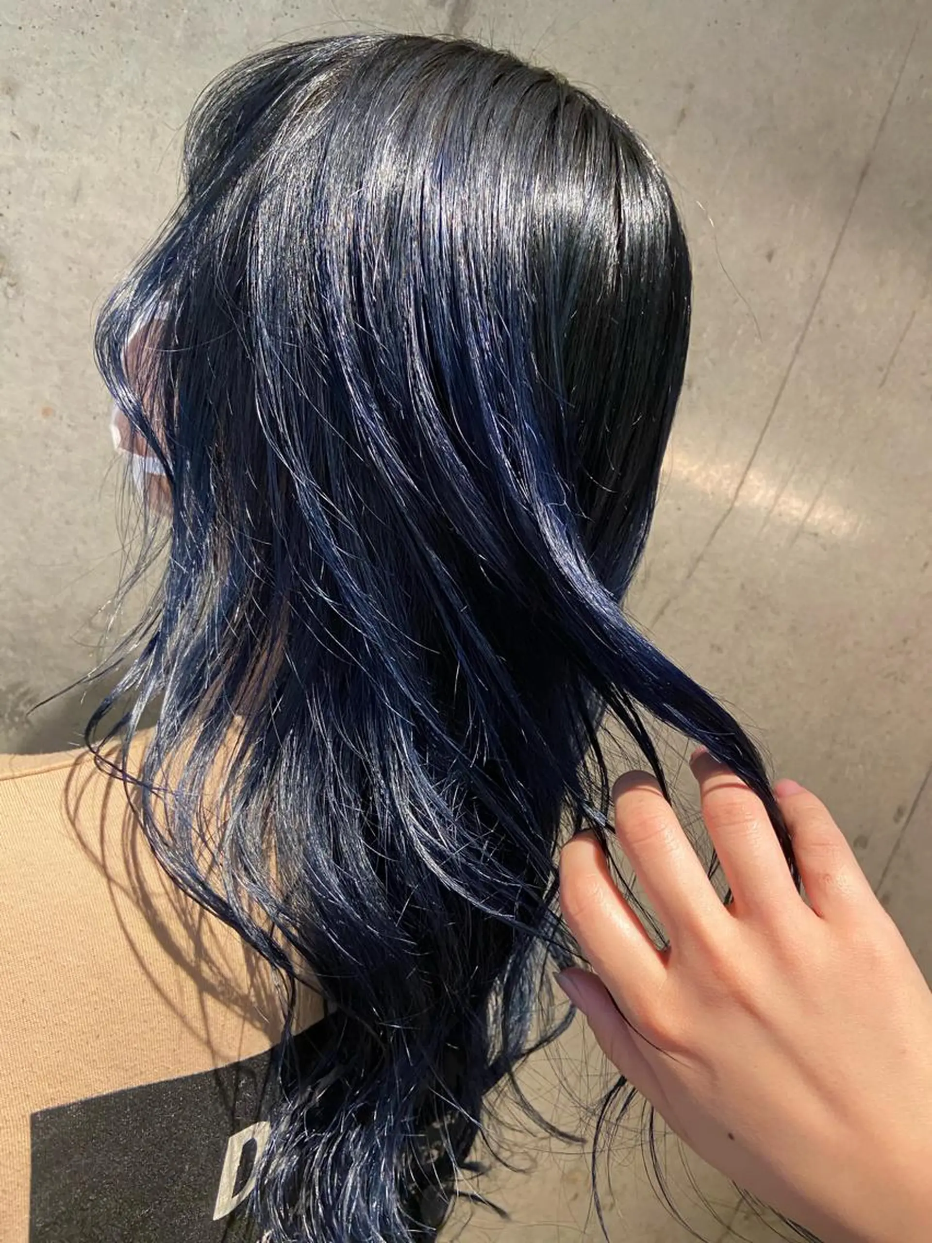 カラー ブルーカラー 透明感カラー イルミナカラー ネイビーカラー 大塚 夏生のヘアスタイル
