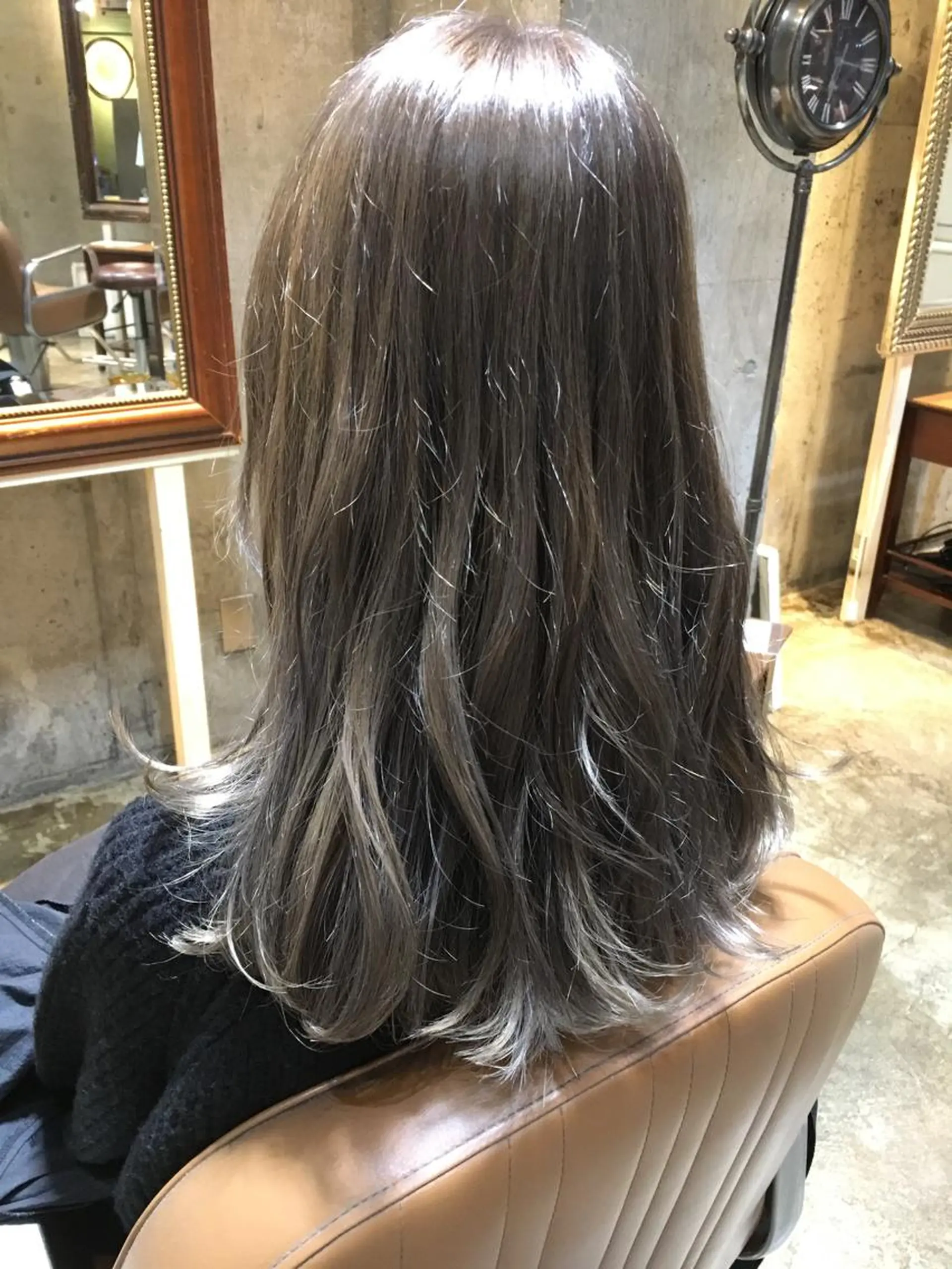 ロング カラー グレージュ 北條 優輝のヘアスタイル