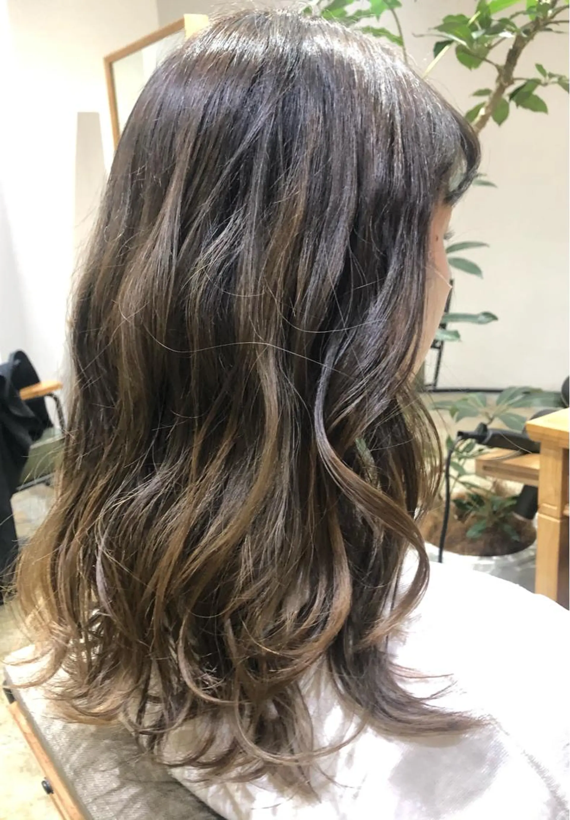 ロング アッシュ ハイライト PROGRESS Harukiのヘアスタイル
