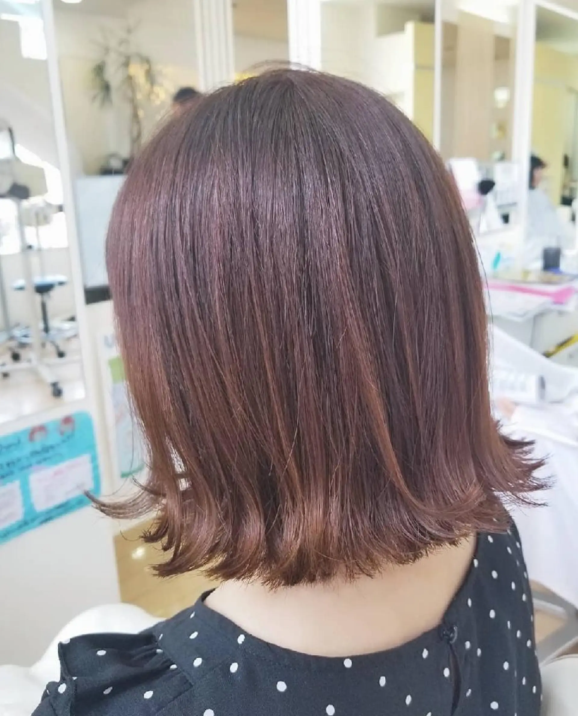 ミディアム カラー 切りっぱなしボブ ボブ 外ハネヘア 関口 友菜のヘアスタイル