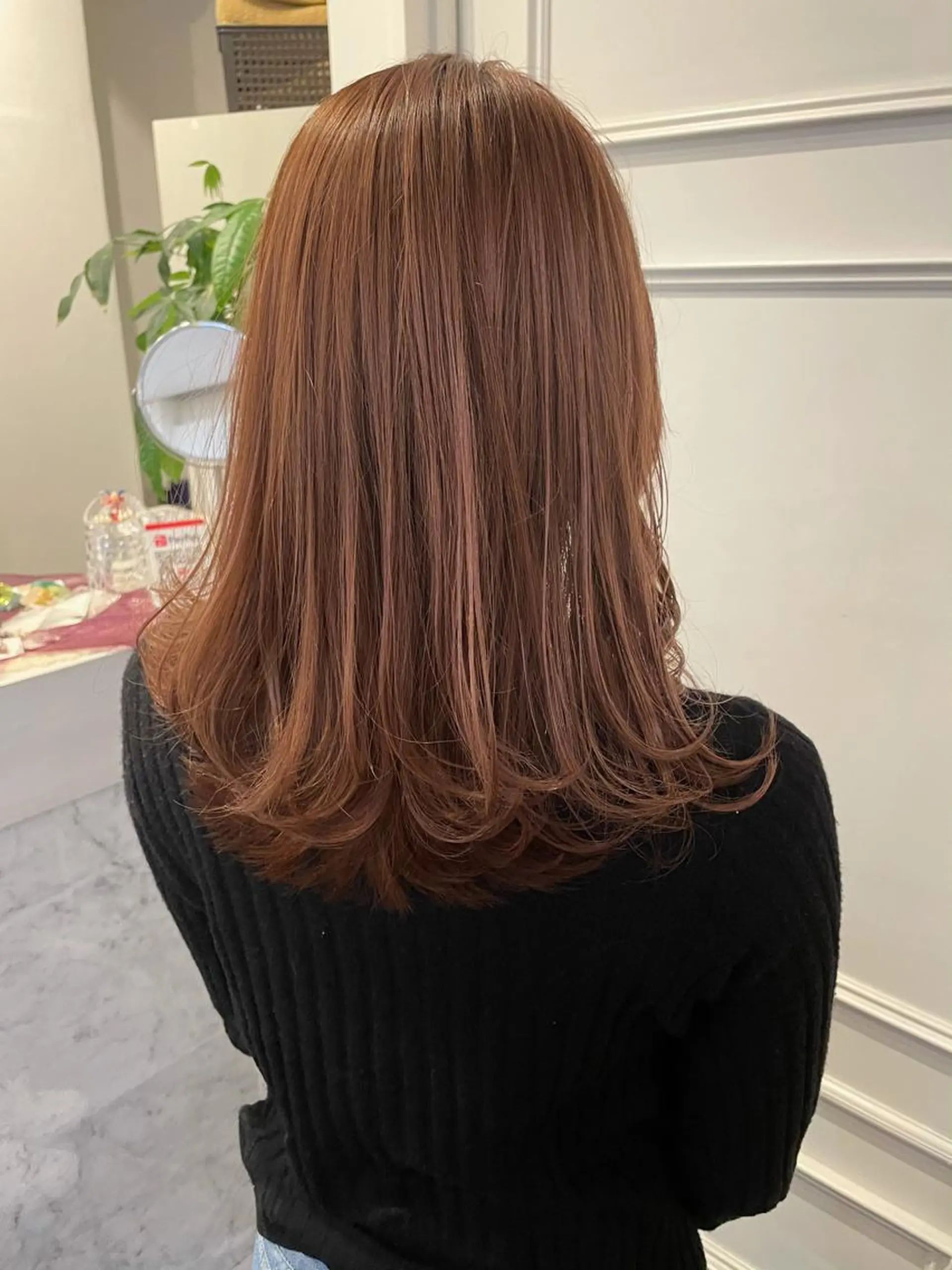 セミロング カラー 安藤 佑衣のヘアスタイル