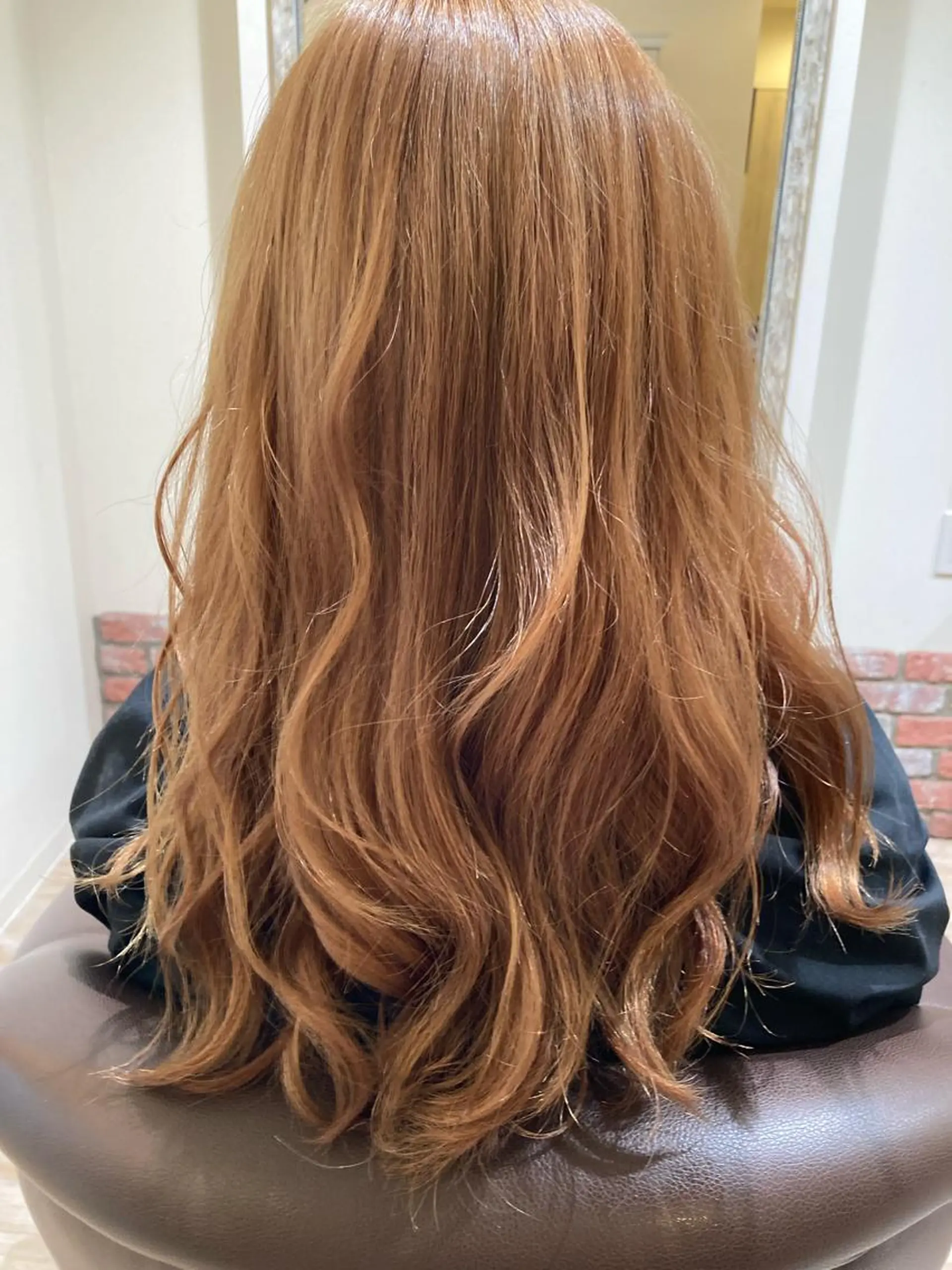 セミロング カラー ベージュカラー ブリーチ 佐藤 睦月のヘアスタイル