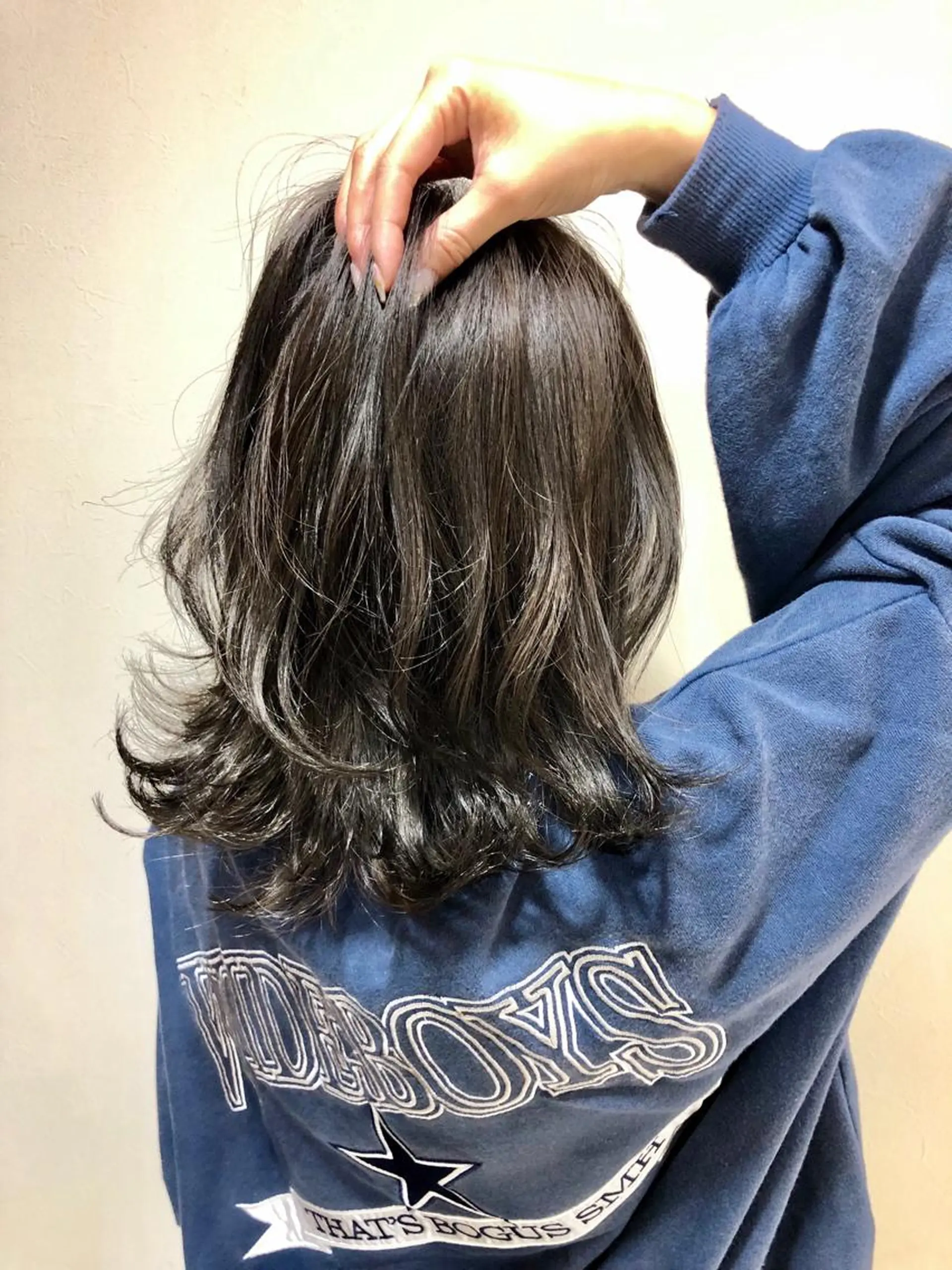 ミディアム カラー アディクシーカラー アッシュ ダークグレー ダークグレージュ グレージュ カット ヘアカラー トリートメント 中塚 達之のヘアスタイル