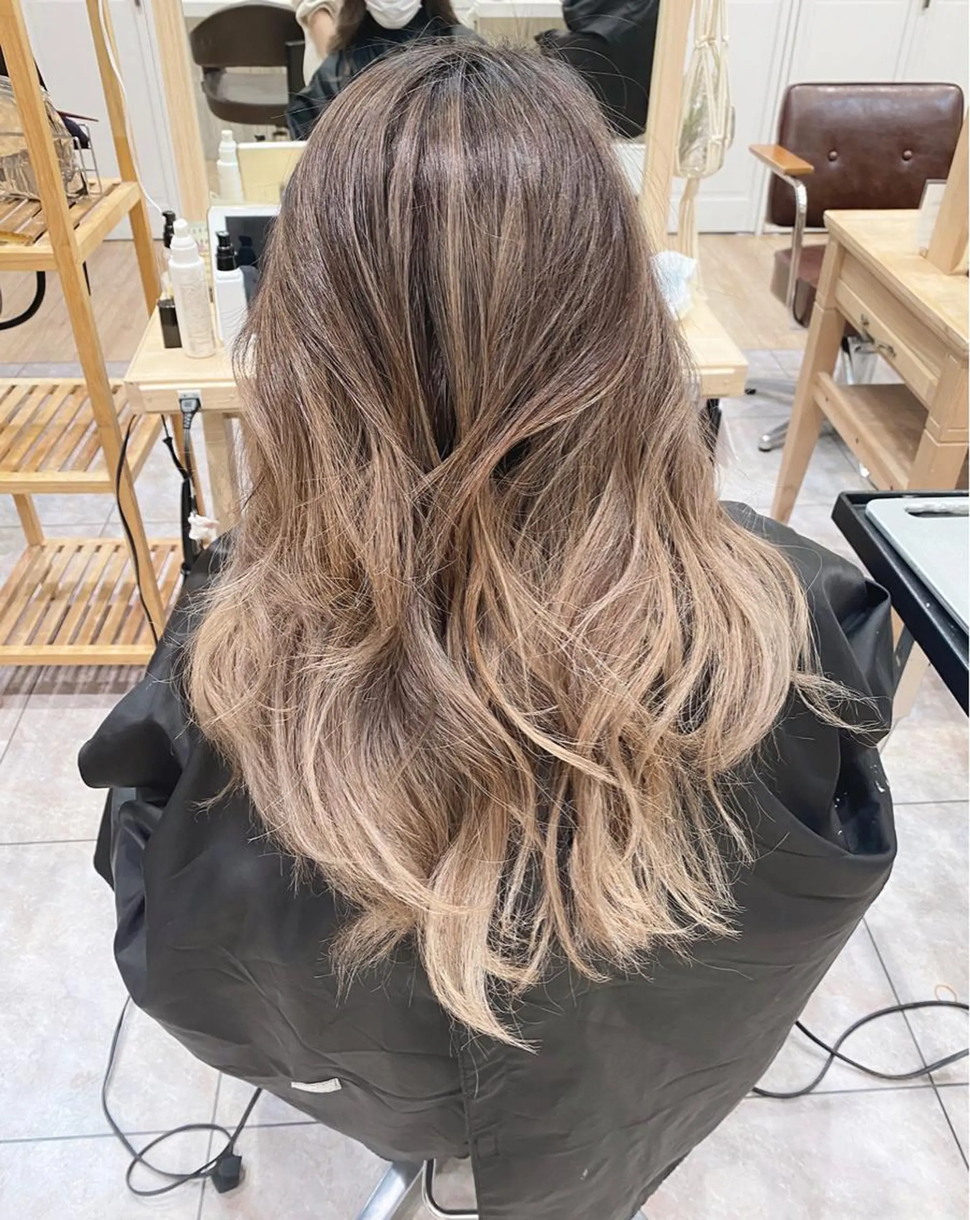 ロング レイヤーカット まお♡レイヤーカット 耳ツボジュエリーのヘアスタイル