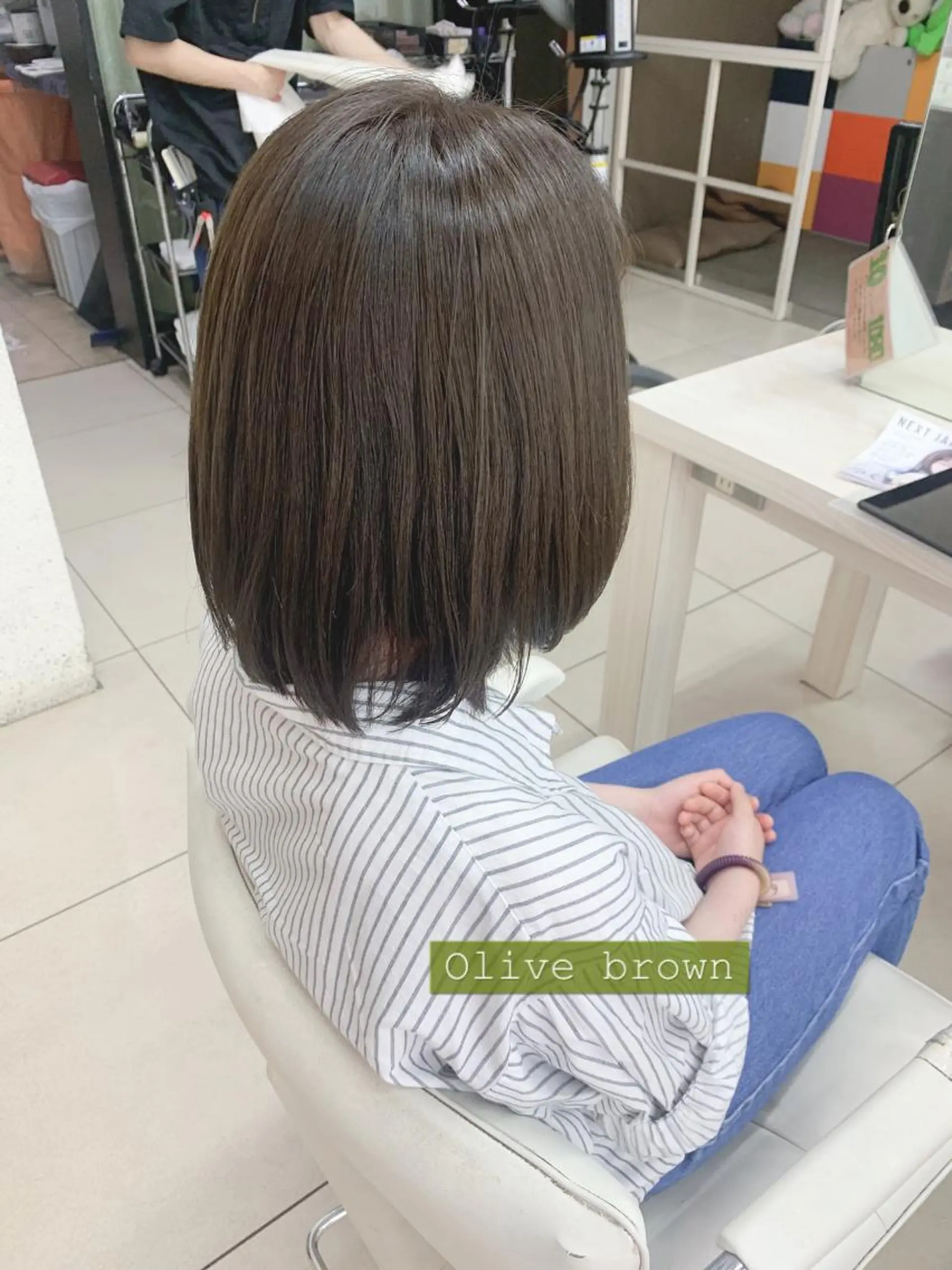 ミディアム カラー ブラウンカラー 透明感カラー オリーブブラウン ヘアカラー ✂︎✂︎レディースの メンズカット屋さんのヘアスタイル