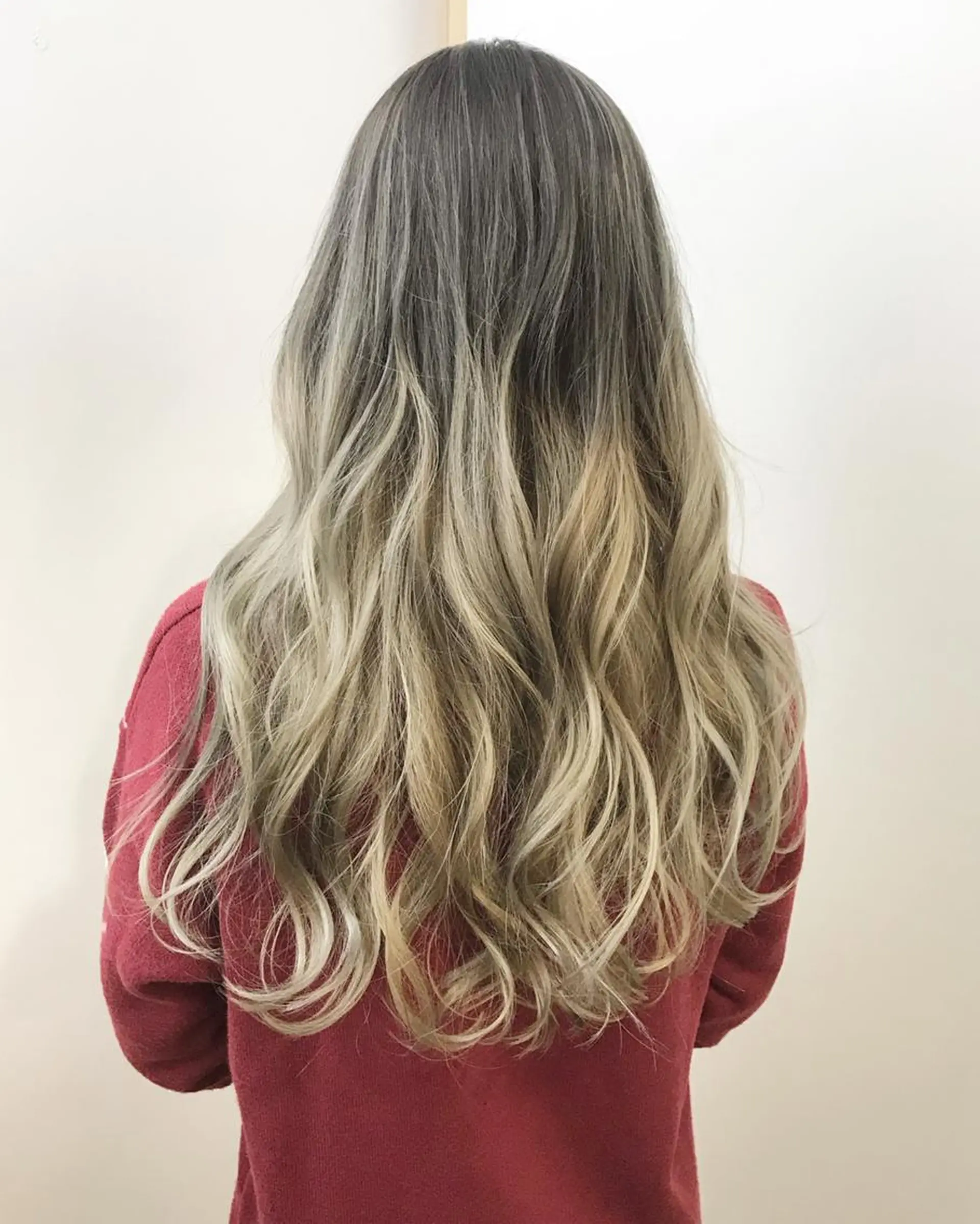 ロング カラー ブリーチ グラデーションカラー ハイトーンカラー WONK. ウォンク 心斎橋のヘアスタイル