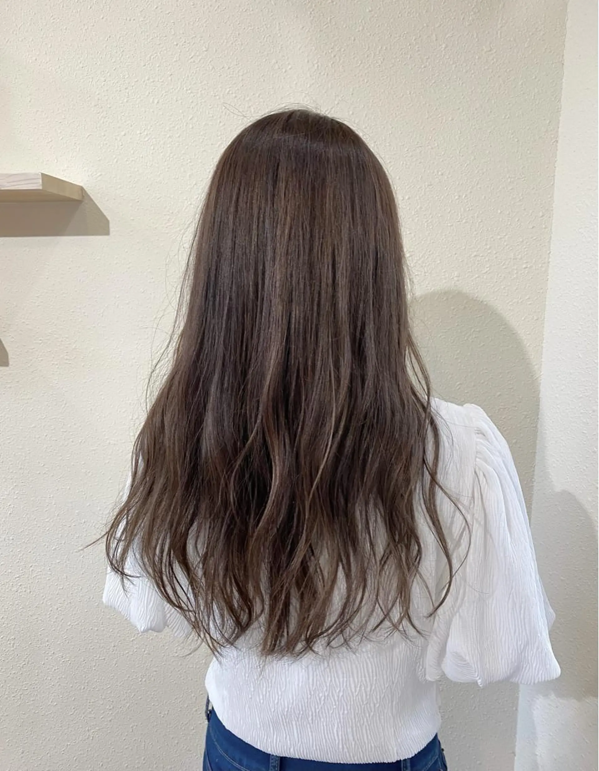 ロング カラー 中川 茜里のヘアスタイル