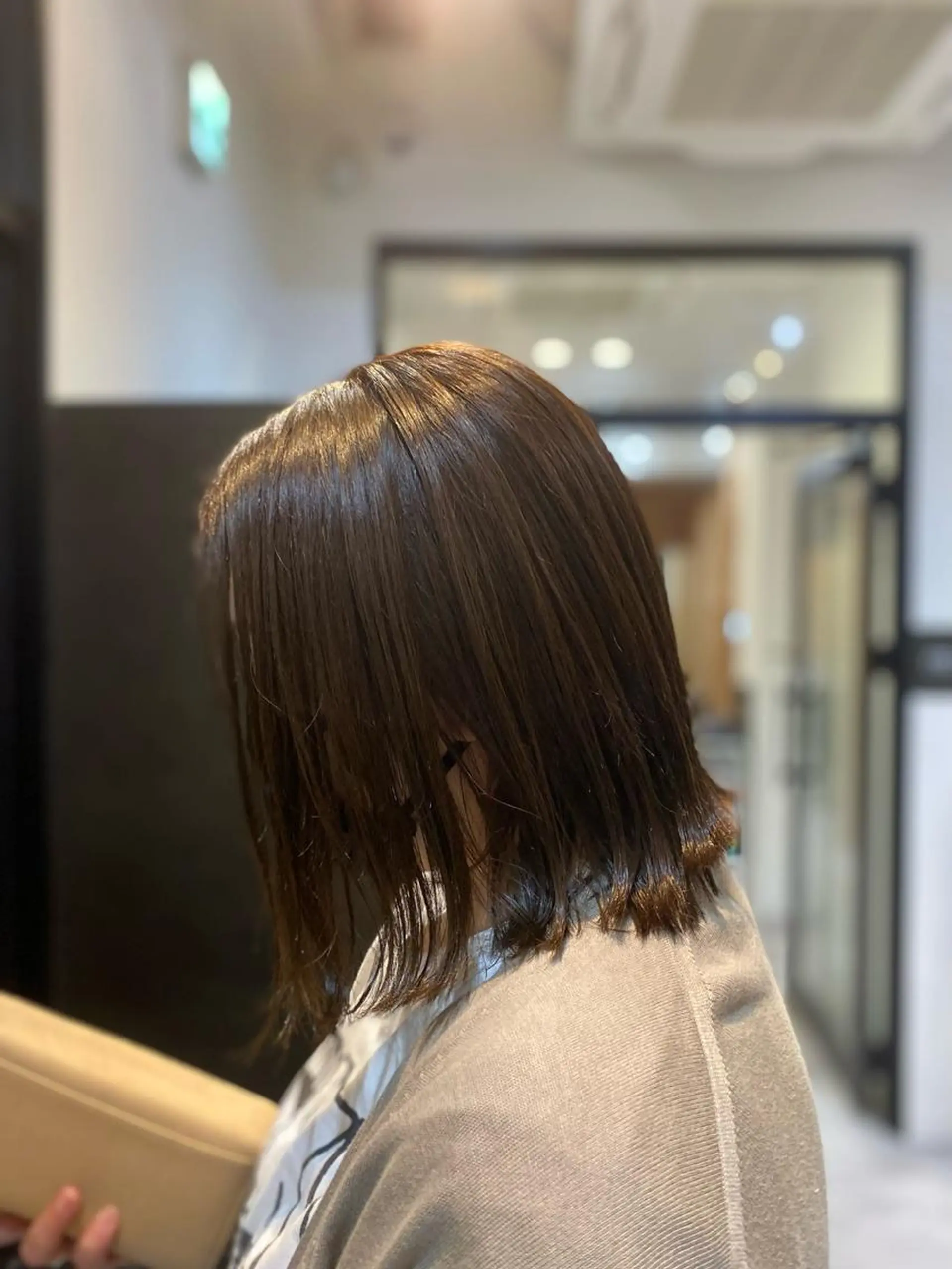 ミディアム カラー ミディアムパーマ バレイヤージュ ブリーチ ケアブリーチ デザインカラー カット ヘアカラー 大人かわいい×艶髪 🤍塩川のヘアスタイル