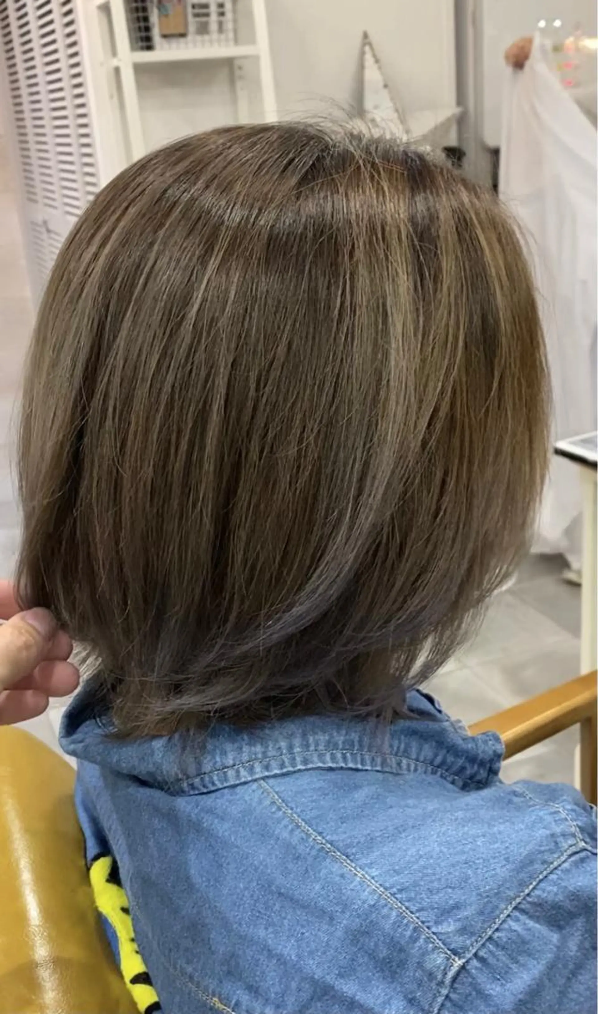 ショート カラー バレイヤージュ レイヤーカット SHIAN立川 及川望のヘアスタイル