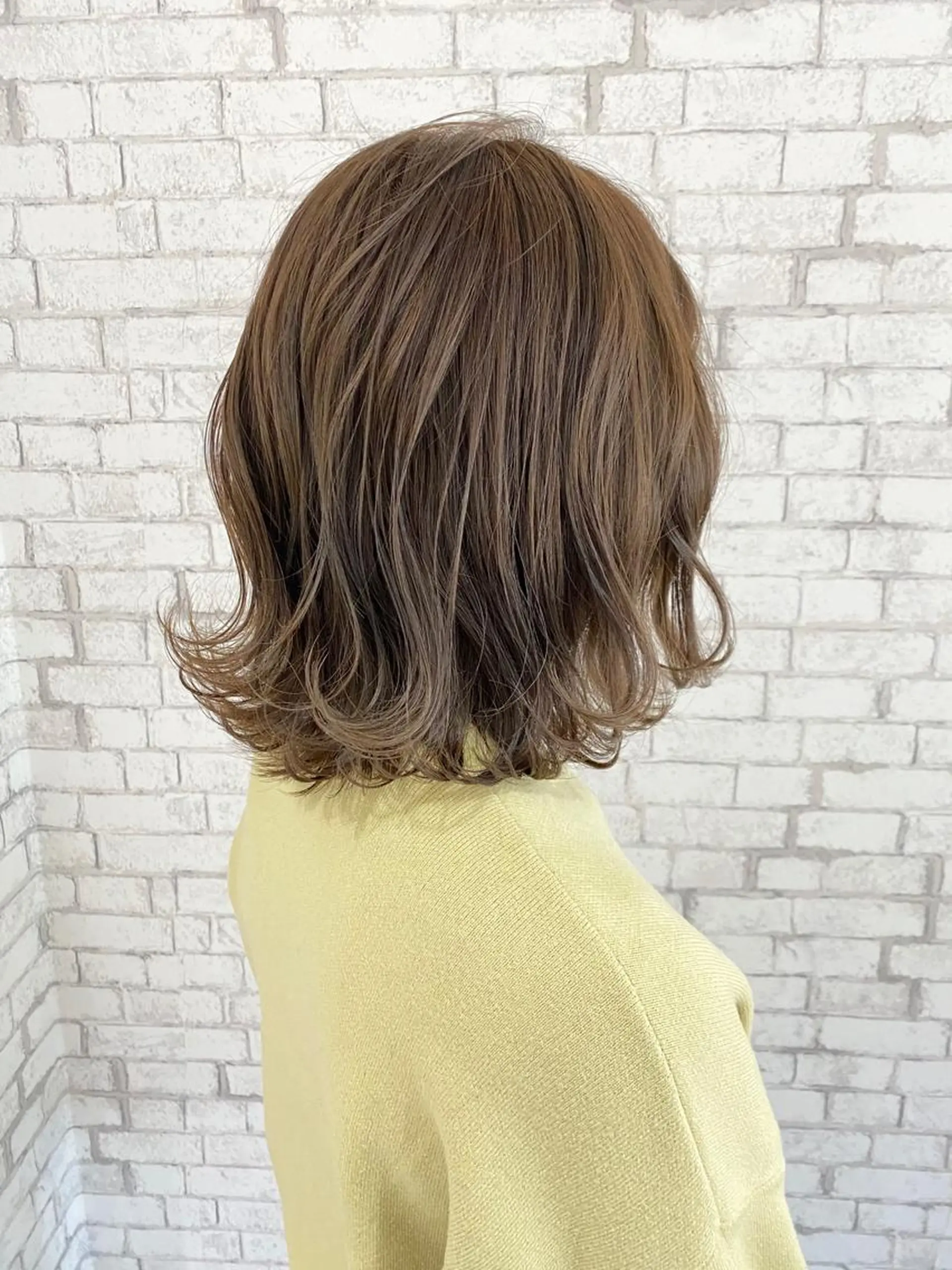 ミディアム ボブ 外ハネヘア カット ヘアカラー トリートメント ショートが得意✂️ 藤城建太のヘアスタイル