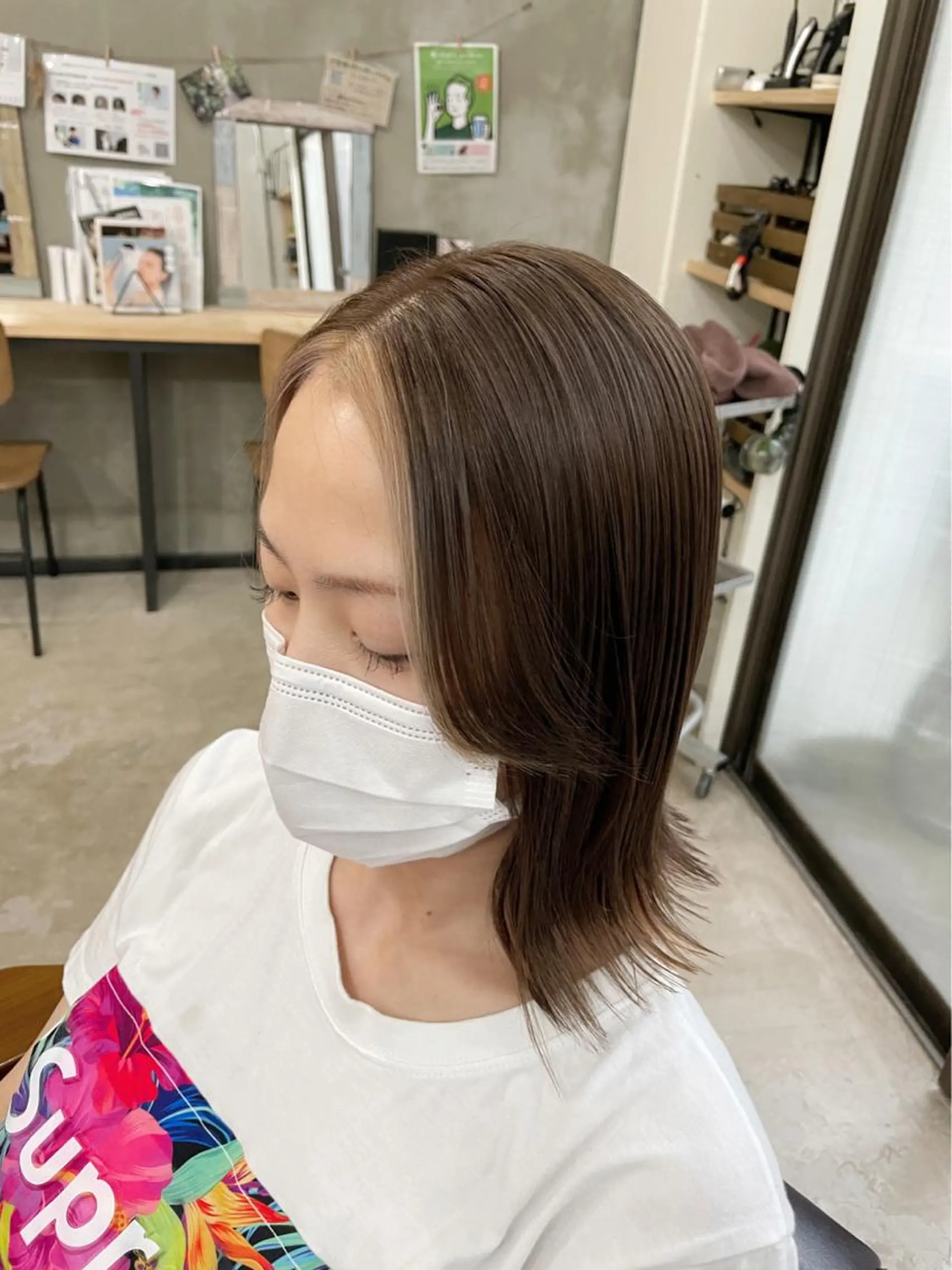 セミロング カラー 坂本 かのんのヘアスタイル