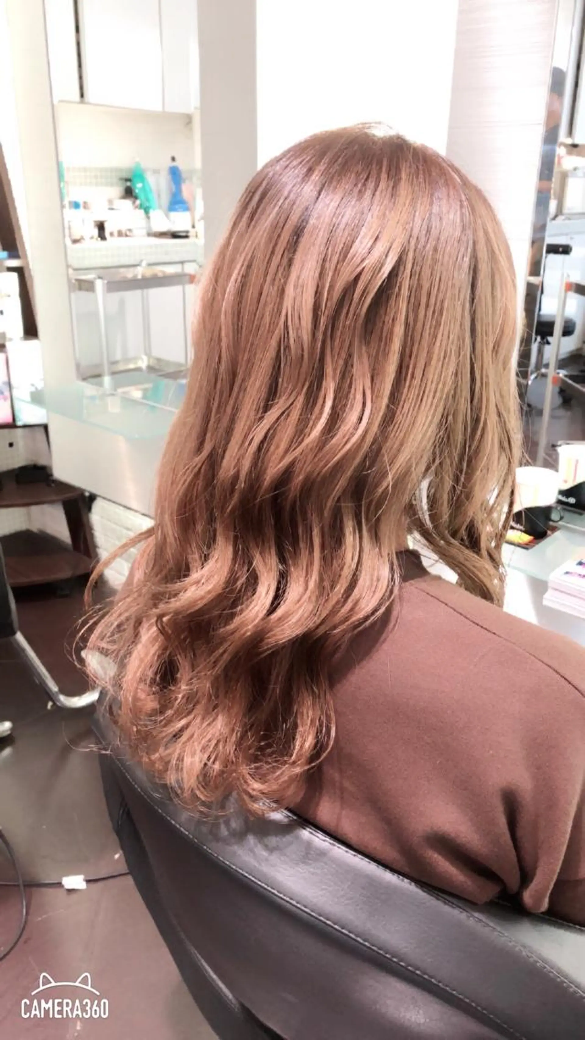 セミロング アッシュ 西山 恵太郎のヘアスタイル