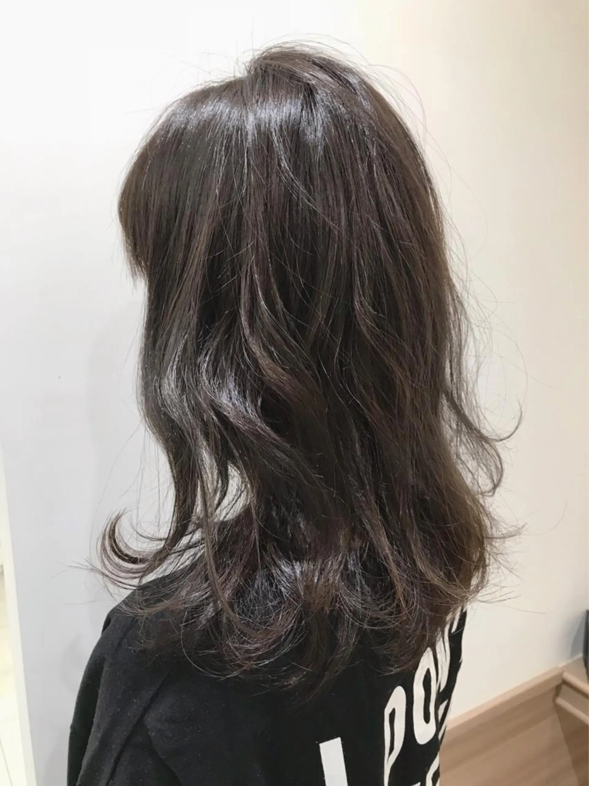 セミロング アッシュ アッシュグレー アッシュグレージュ 新宿 木下拓哉のヘアスタイル