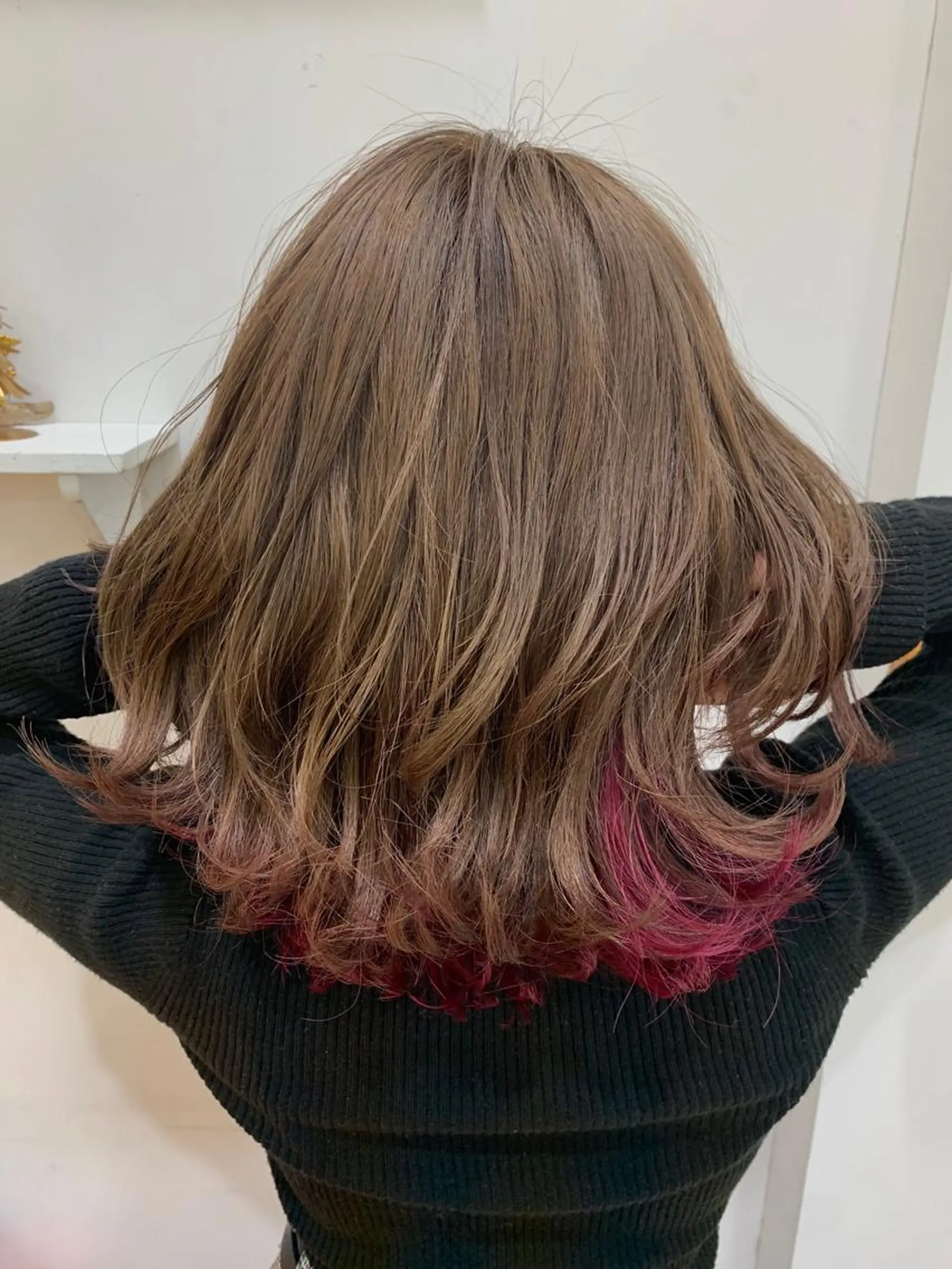 ミディアム カラー ベージュカラー ブリーチ レッドカラー ローズカラー ヘアカラー トリートメント ヘアアレンジ にいた　かづしげのヘアスタイル