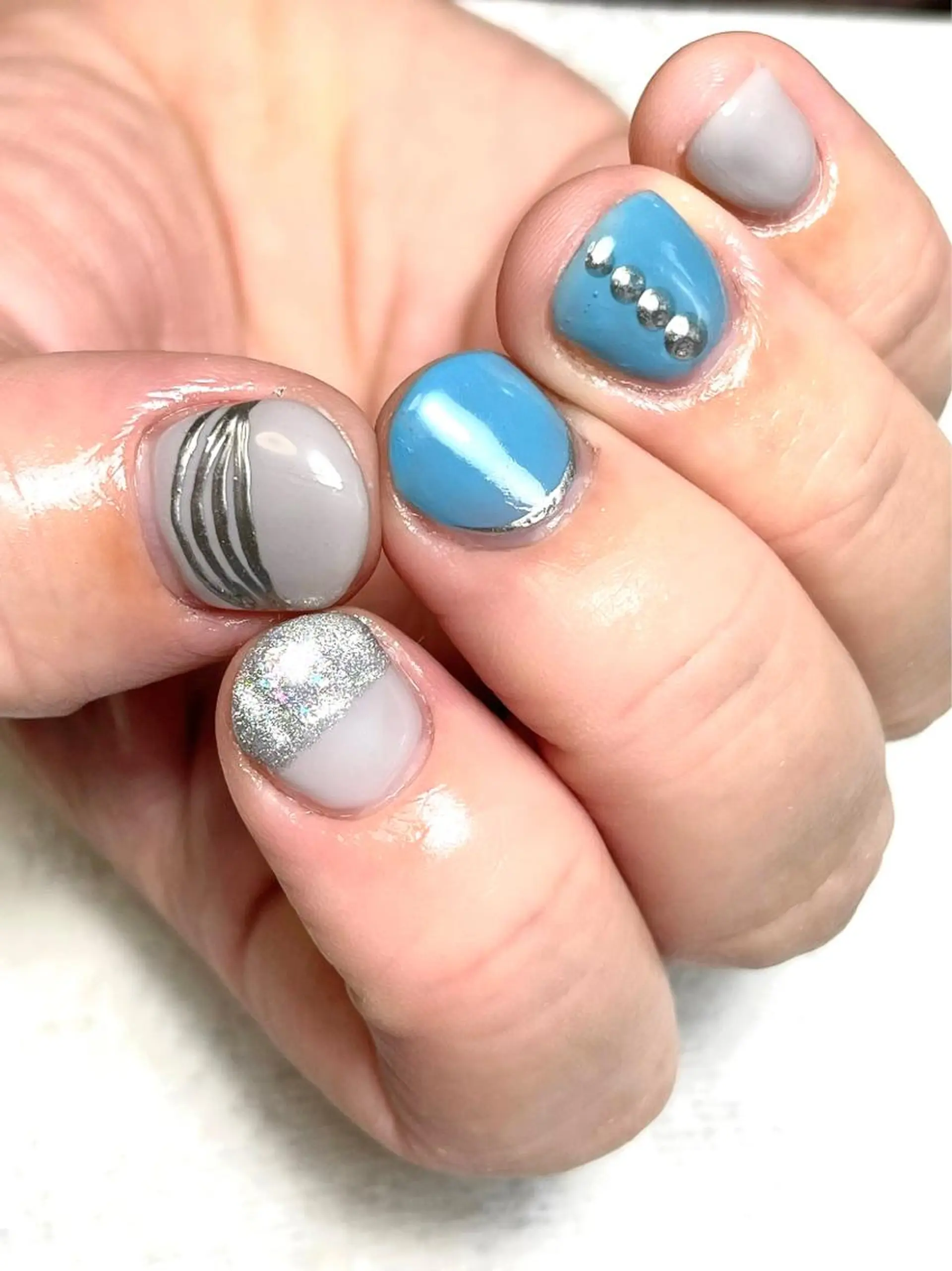 ネイル アートネイル ブルー シルバー maison de charme Beauté所属・Beaute IORIのネイルデザイン