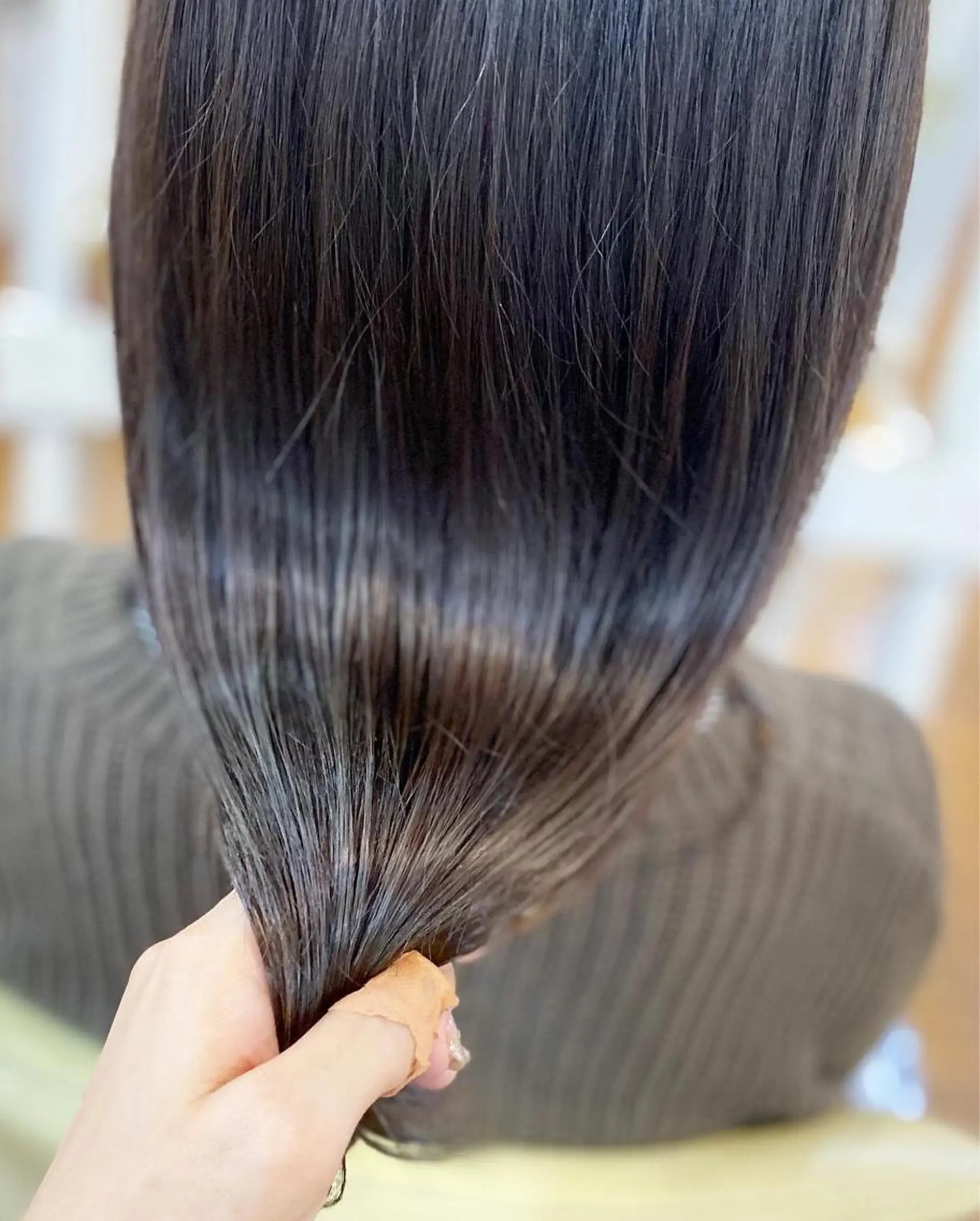 セミロング カラー ショコラグレージュ グレージュ トリートメント ヘアカラー トリートメント 荒木 ひろかのヘアスタイル