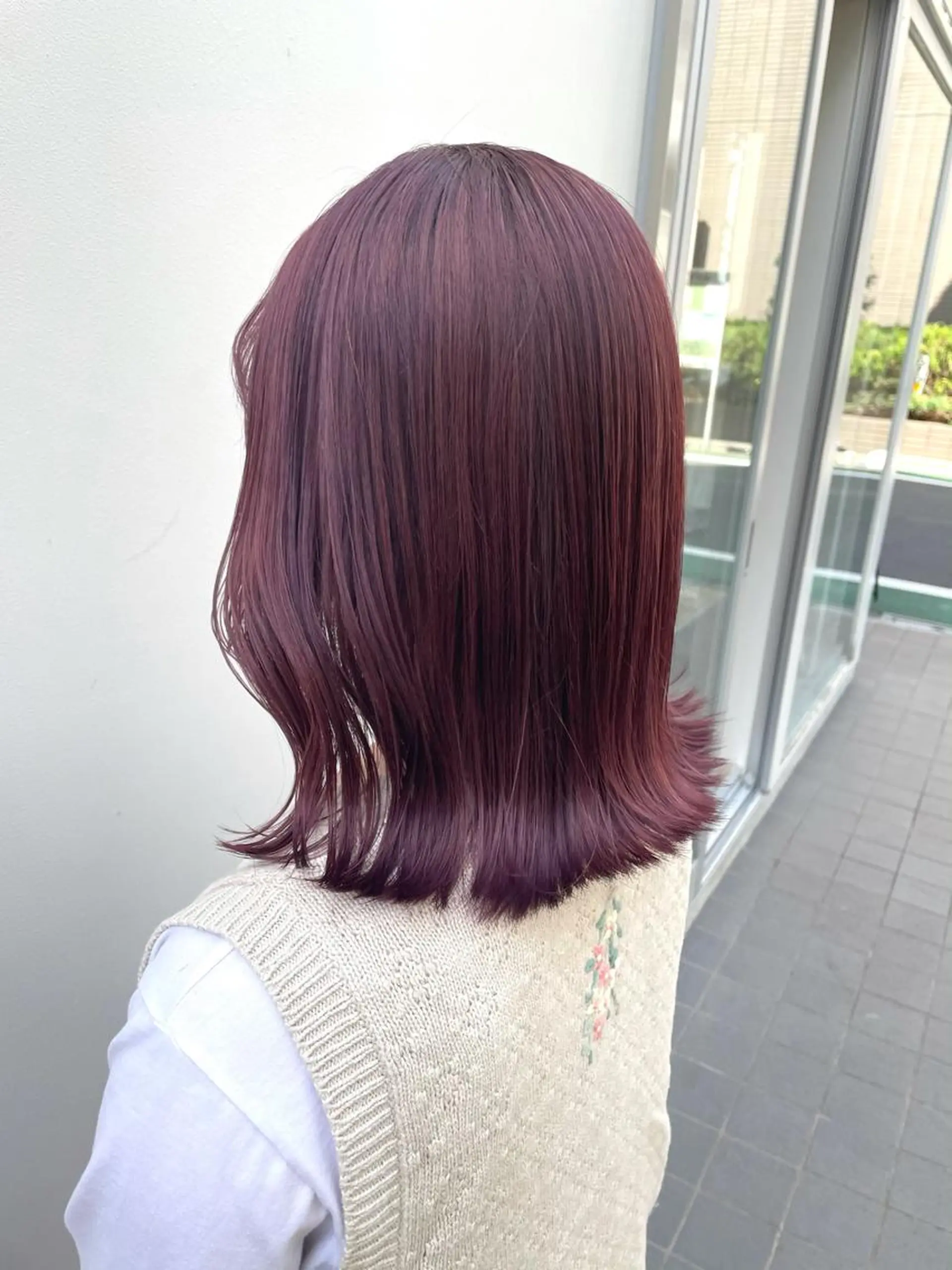 ミディアム カラー ピンクカラー パープルカラー くびれヘア ヘアカラー トリートメント chama レイヤーカットのヘアスタイル