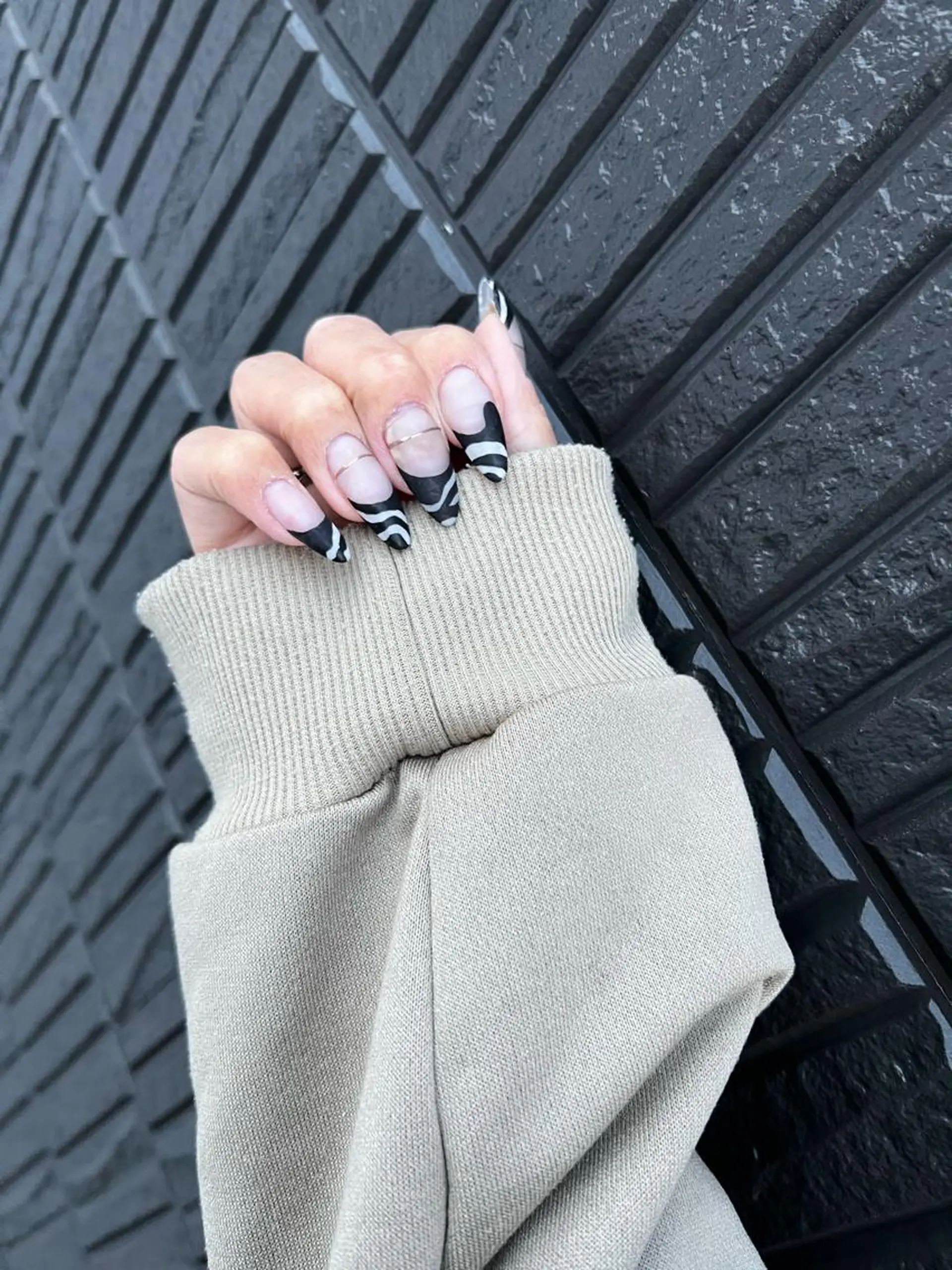 ネイル アニマル柄 フレンチネイル ハンドネイル Nail Room Ｒのネイルデザイン