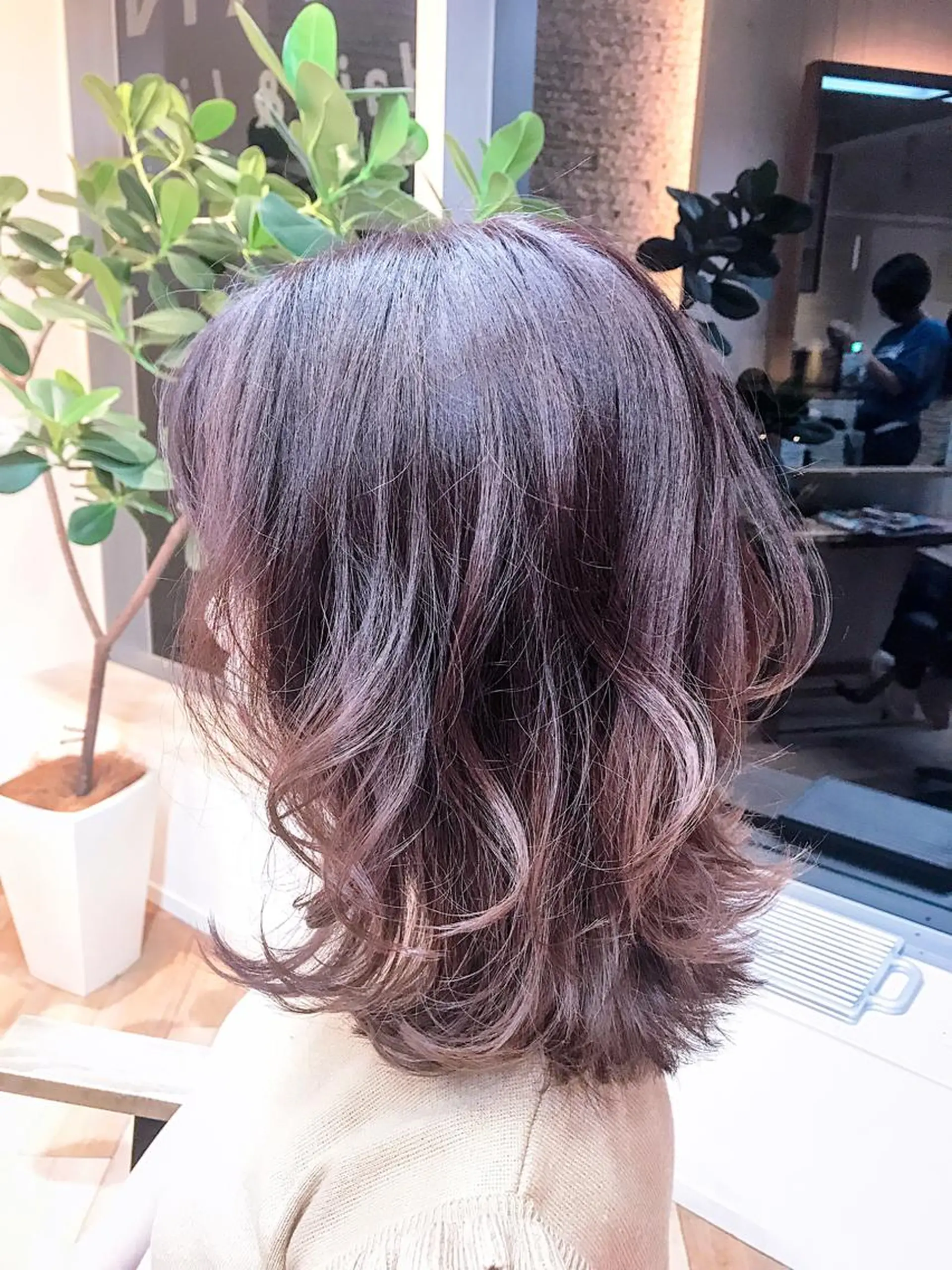 ミディアム カラー グラデーションカラー ピンクカラー カット ヘアカラー トップスタイリスト 藤原 純のヘアスタイル