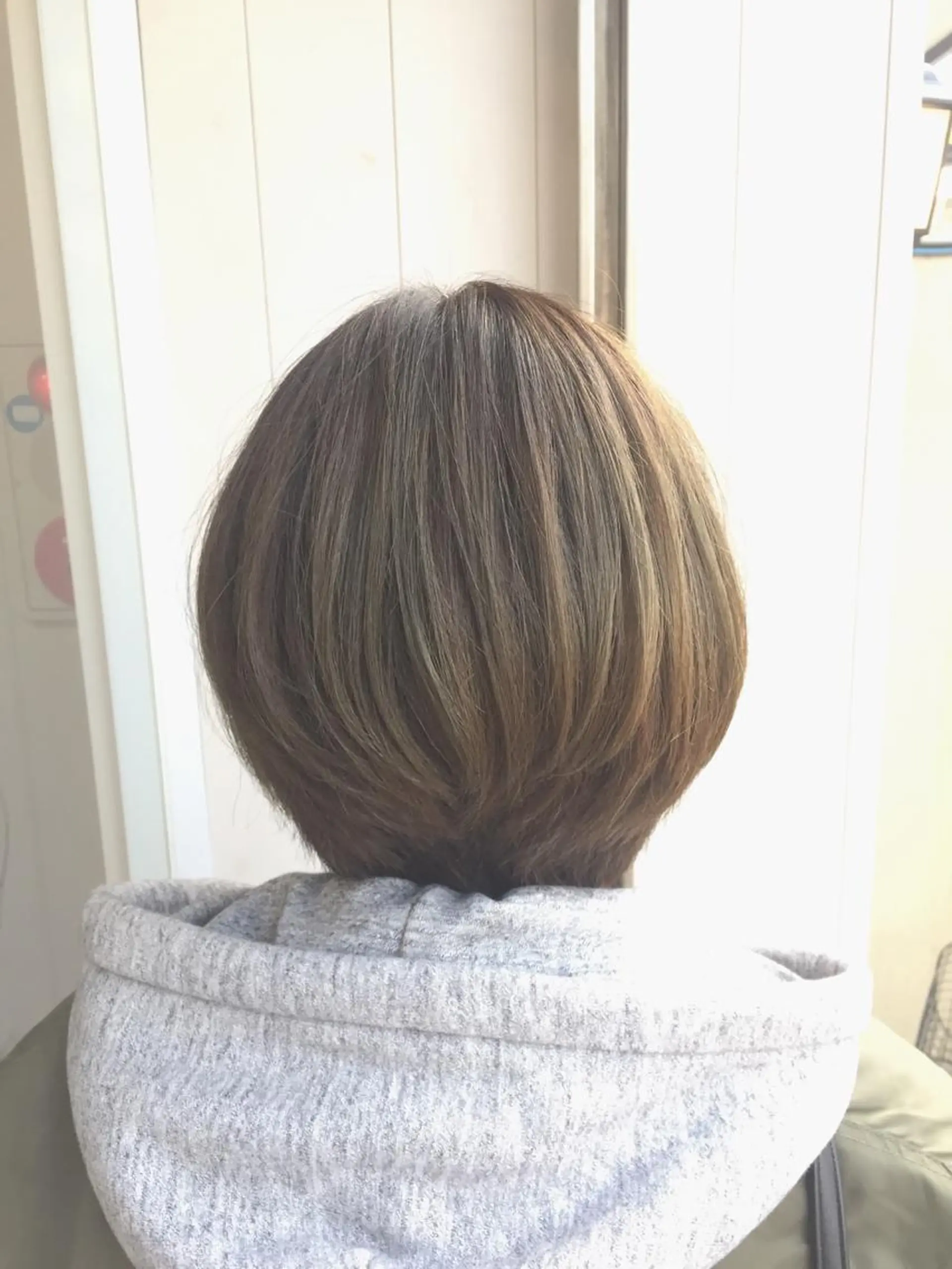 ショート カラー 透明感カラー ハイライトカラー ハイライト ショートヘア ≫  𝟓 ¹/₄所属・mayo 🐄🌈のヘアスタイル