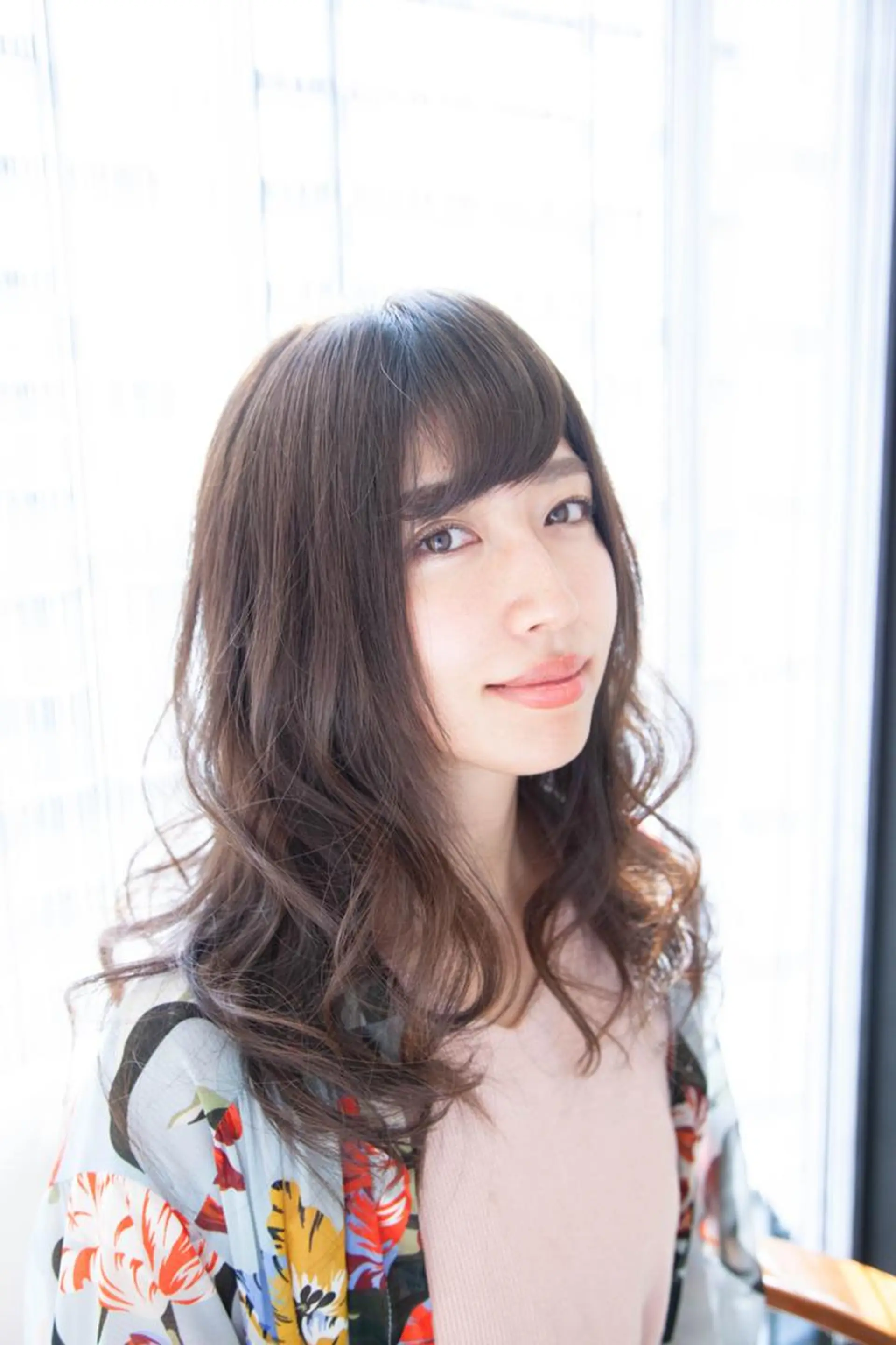 セミロング カラー パーマ セミロングパーマ グラデーションカラー ハイライトカラー ハイライト デジタルパーマ カット パーマ トリートメント お得なクーポン掲載▼ 🌷三國祐美🌷のヘアスタイル