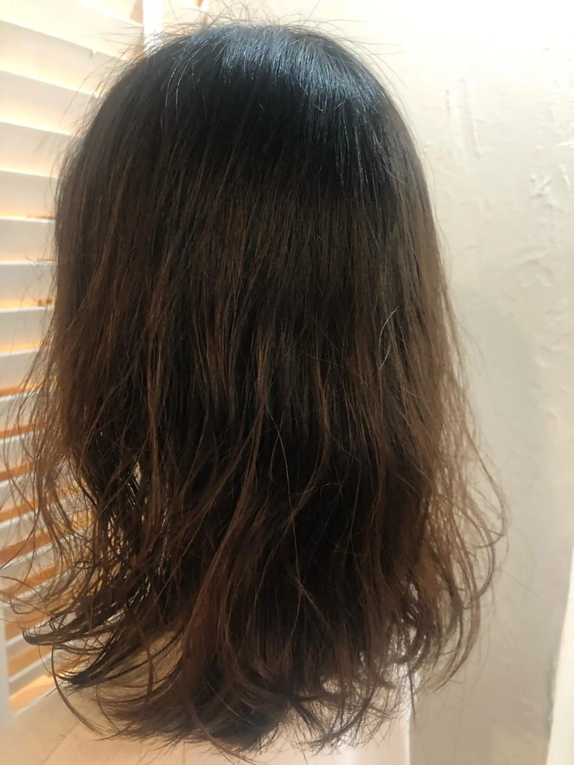 ミディアム カラー パーマ 髪質改善&ブリーチ 伊勢 祐一郎のヘアスタイル