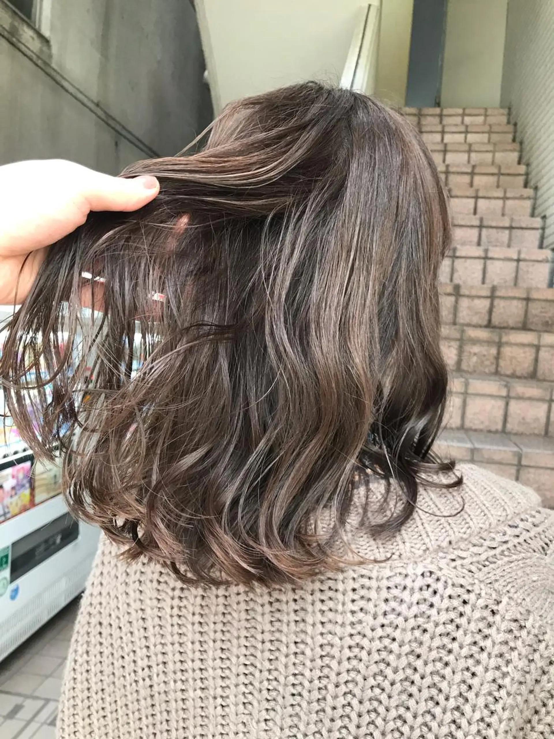 セミロング カラー ベージュ/オリーブ ボブ/小笠原汐海のヘアスタイル