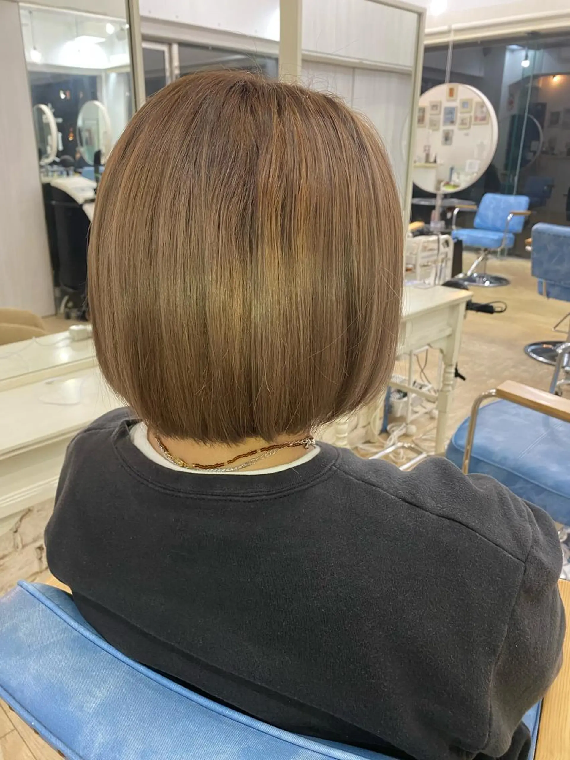 ショート カラー ベージュカラー ブラウンカラー ブラウンベージュ ENO ✨ハイトーン✨のヘアスタイル