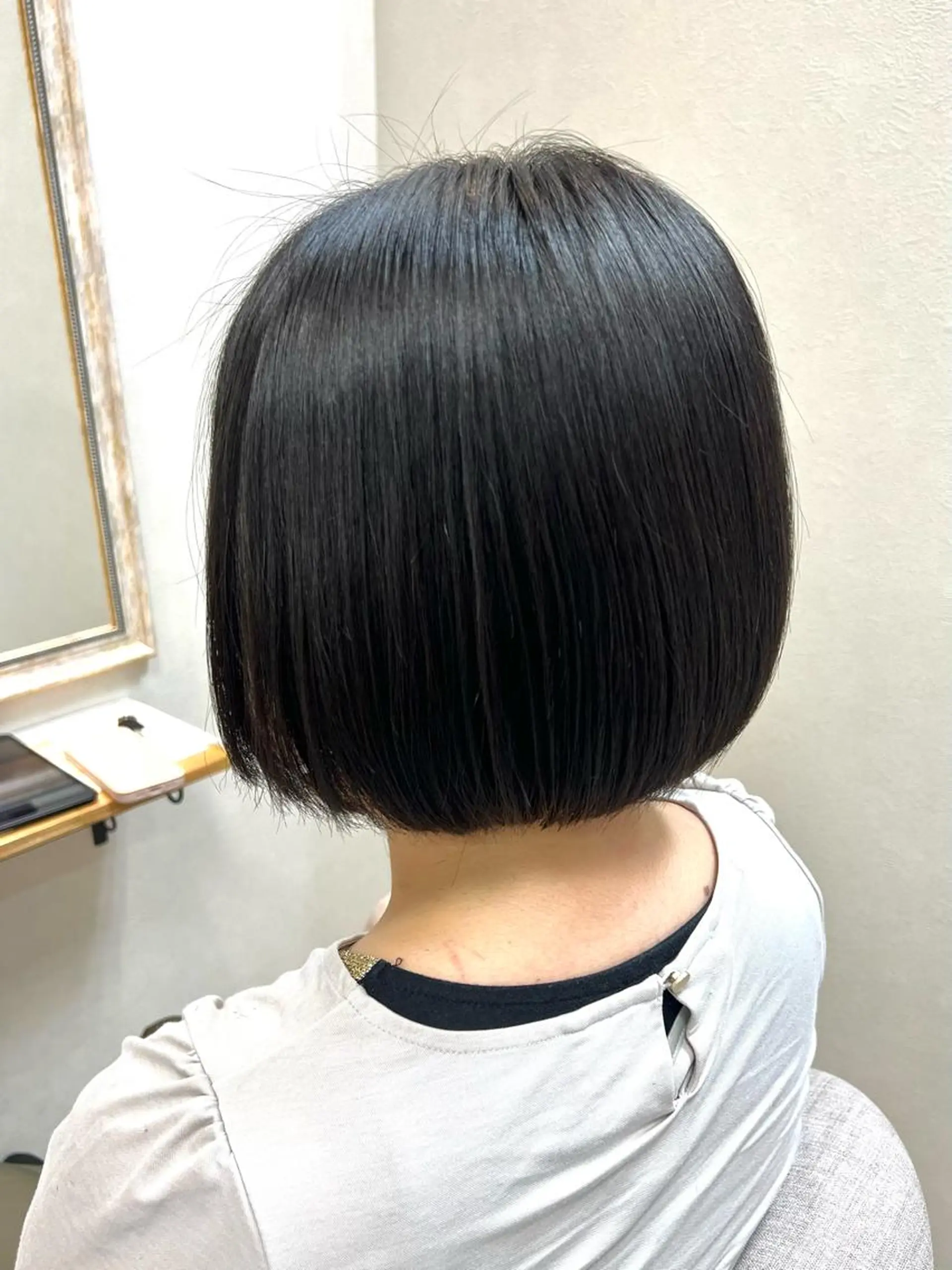 ショート ボブ 縮毛矯正 カット 縮毛矯正 トリートメント ショート/白髪ぼかし 君和田若菜のヘアスタイル