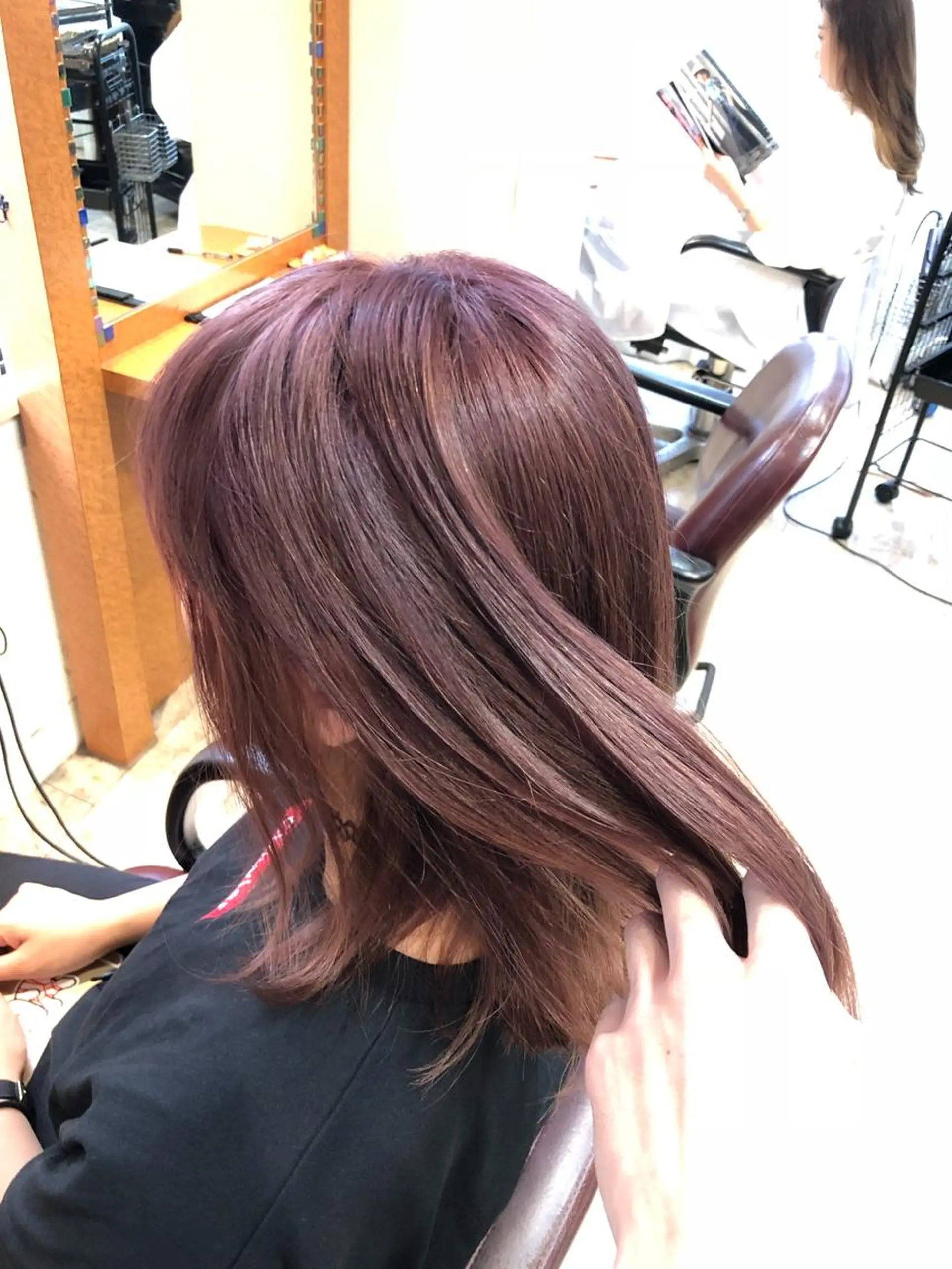 セミロング カラー ブリーチ ハイトーンカラー ラベンダーカラー ラベンダーピンク ピンクカラー TRUNS髪質改善所属・100%髪質改善特化 TRUNSのヘアスタイル