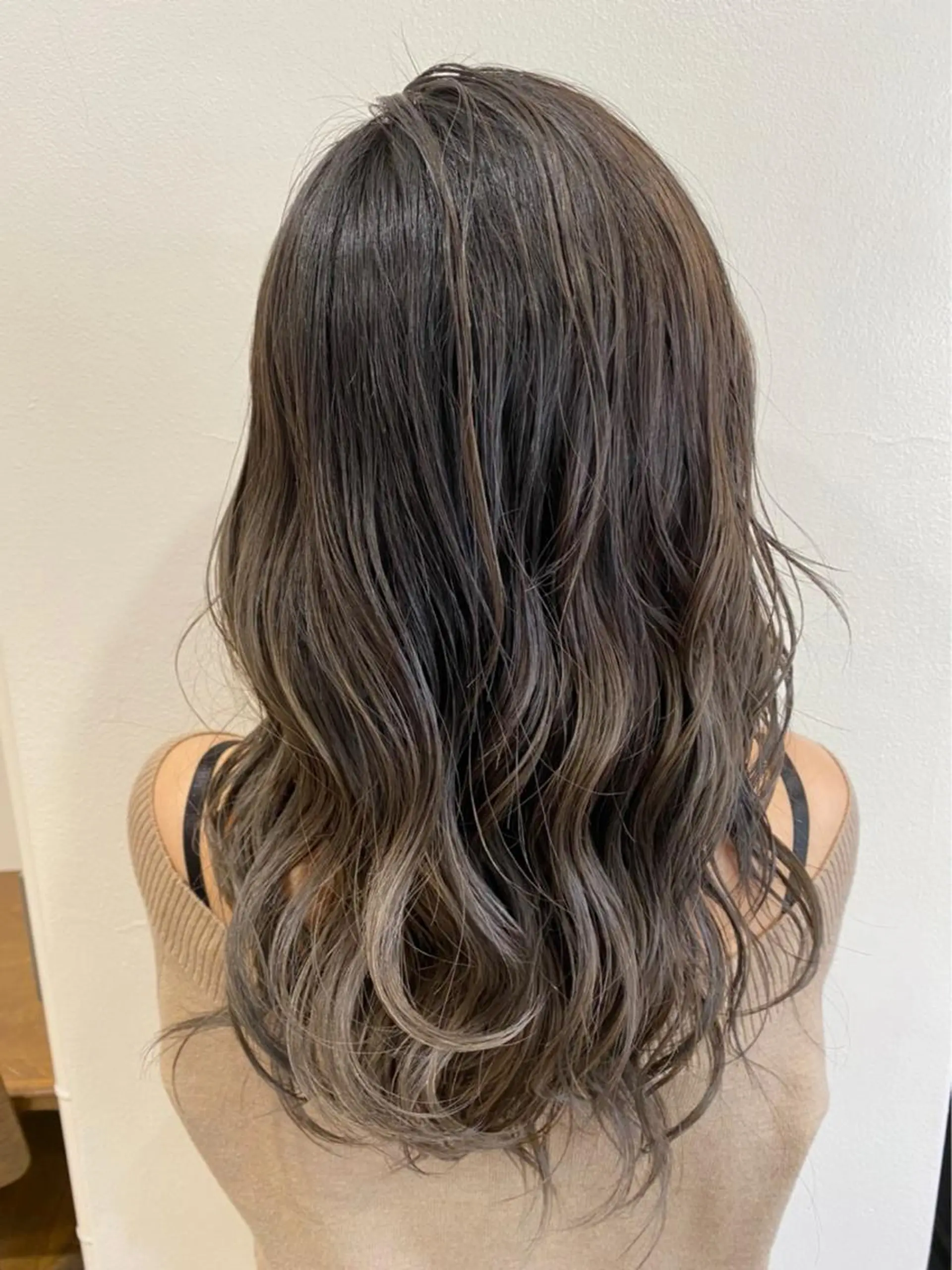 セミロング ヘアカラー トリートメント ヘッドスパ ヘアセット 山口 竣也のヘアスタイル