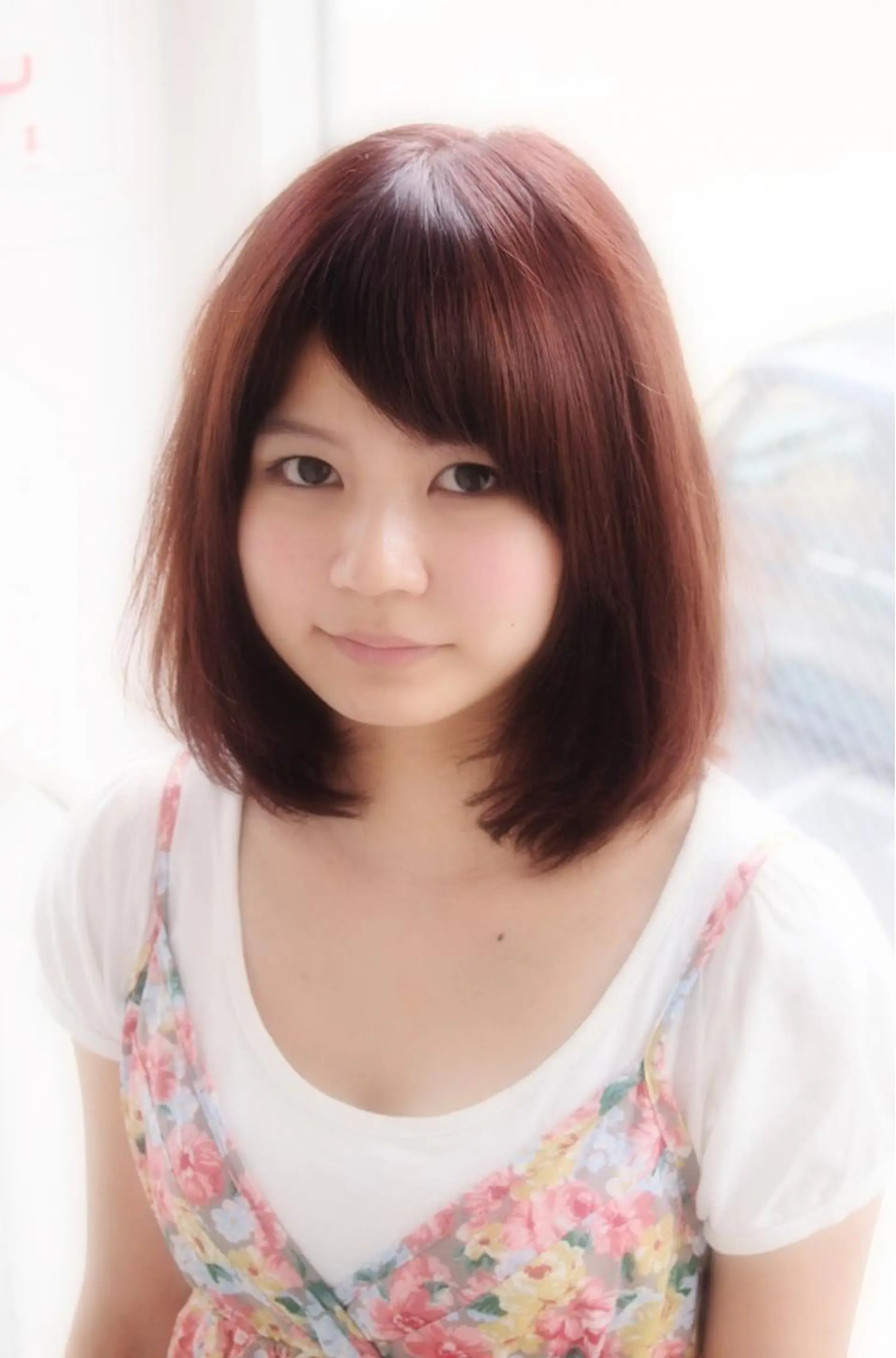 ミディアム カラー オーガニックカラー カット ヘアカラー ヘッドスパ パピヨン ロゼのヘアスタイル