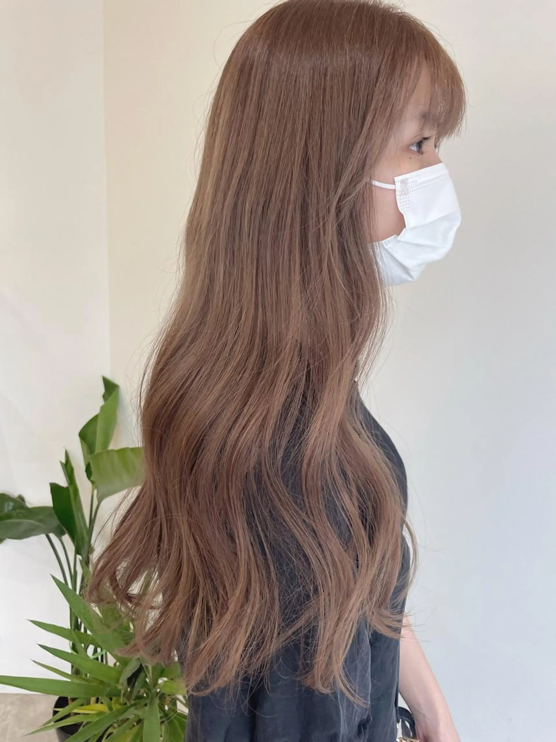 ロング カラー アッシュ アッシュグレー アッシュグレージュ グレージュ ヘアカラー トリートメント Rina  のヘアスタイル