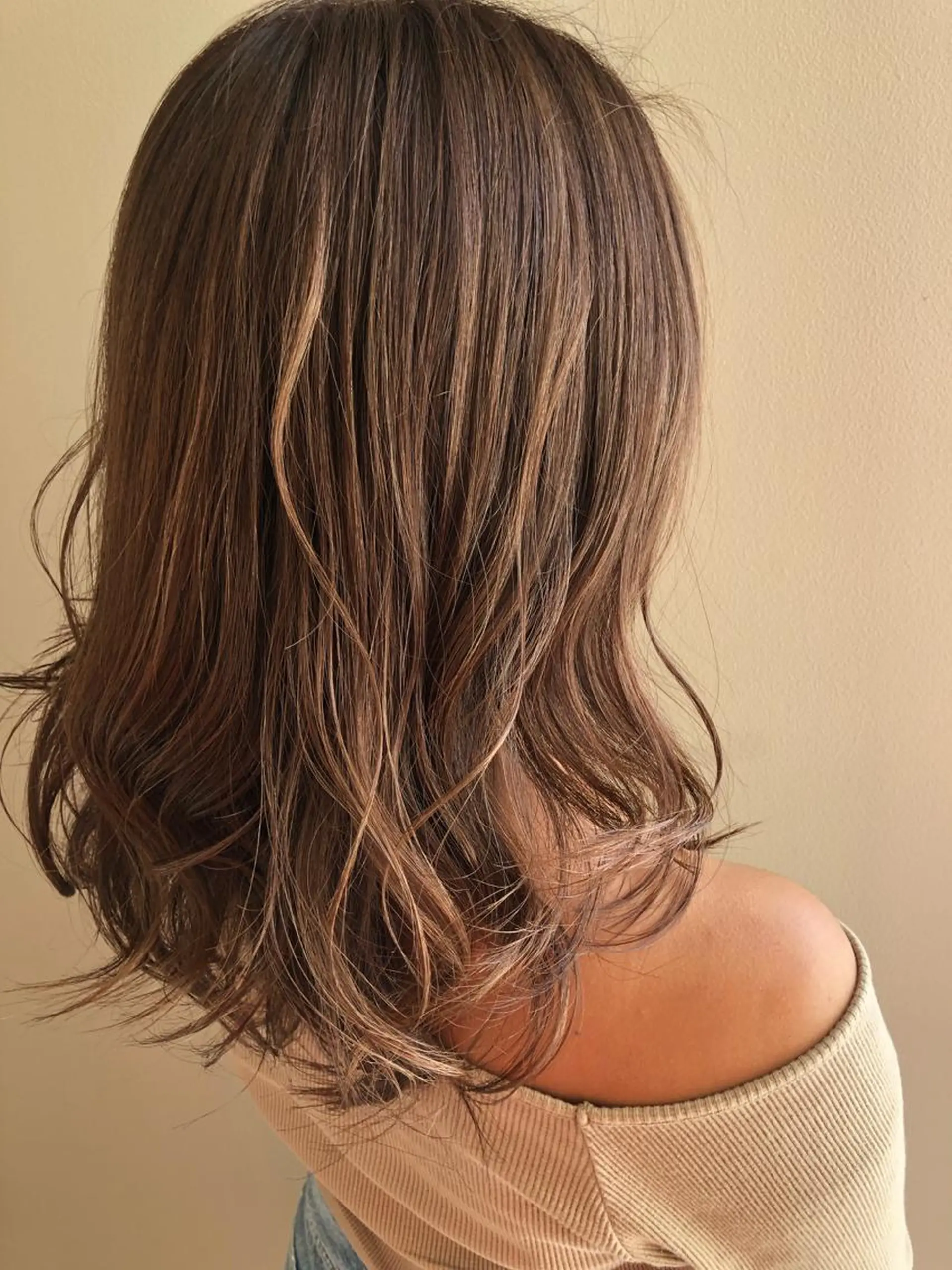 ロング カラー ベージュカラー 似合わせ.ﾍｱｾｯﾄ 得意🌹井上美沙のヘアスタイル