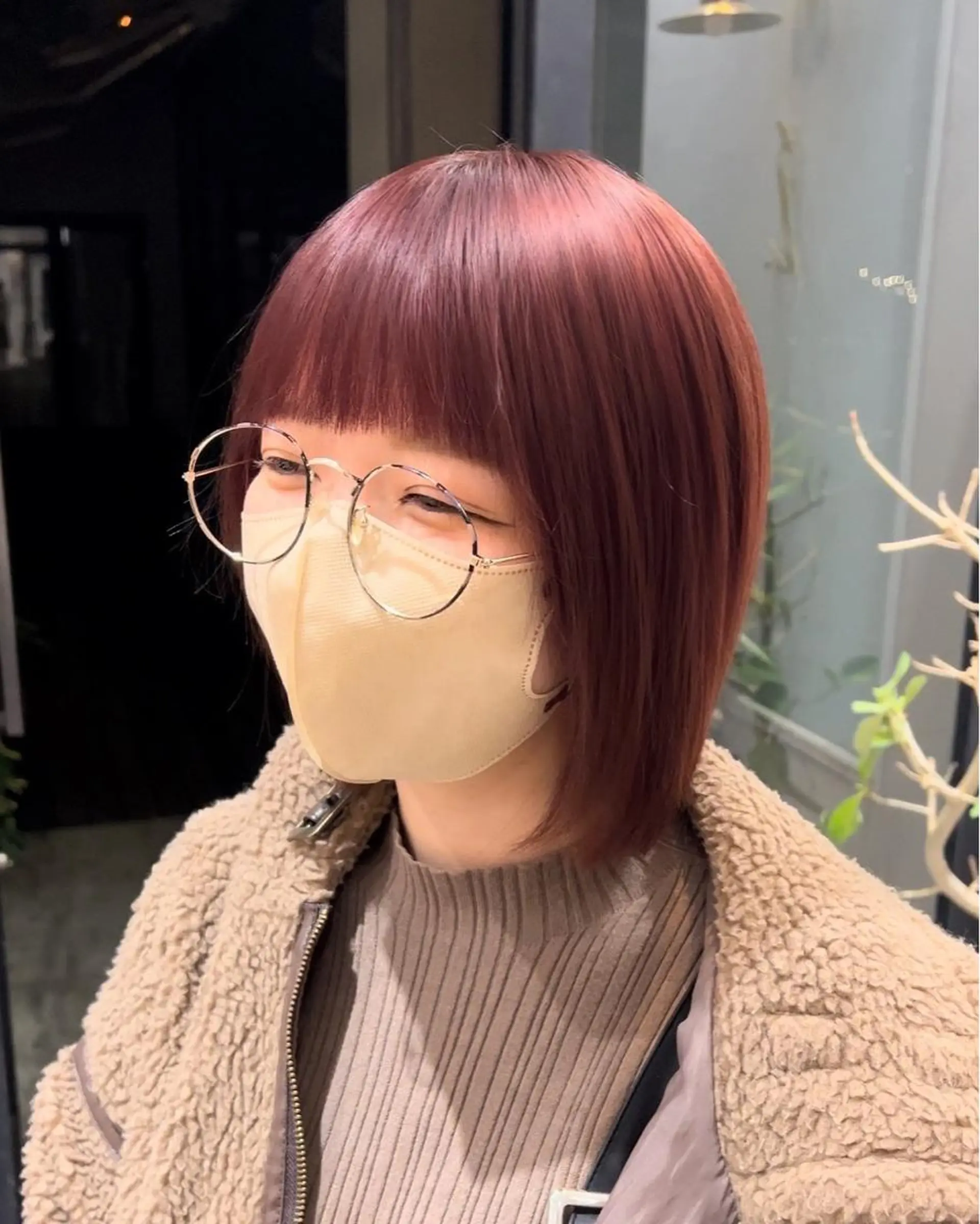 ミディアム カラー カシス ピンクカラー 🫧似合わせ前髪/ 小顔カットくろ🫧のヘアスタイル